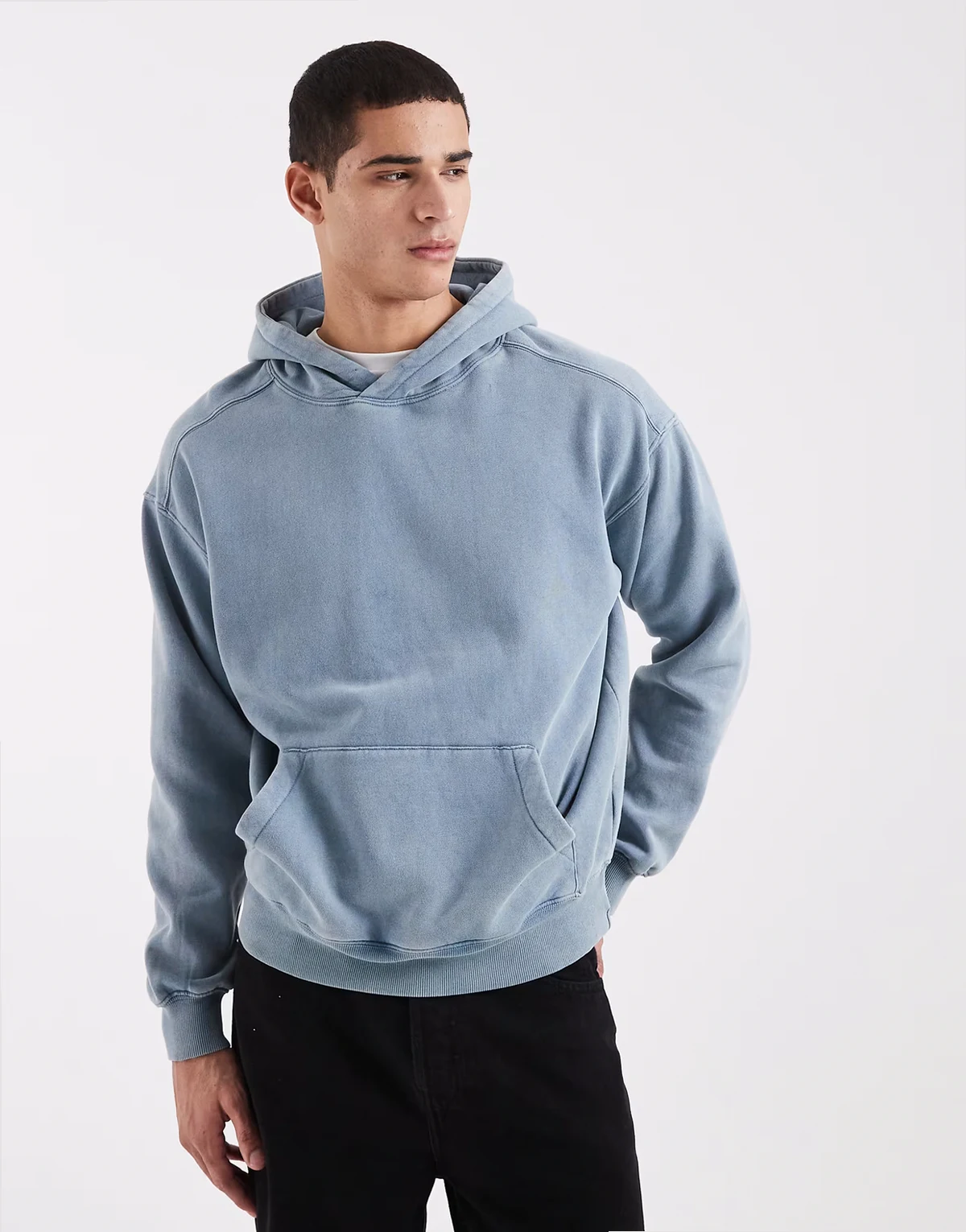 – Kastiger Kapuzenpullover in Kreideblau