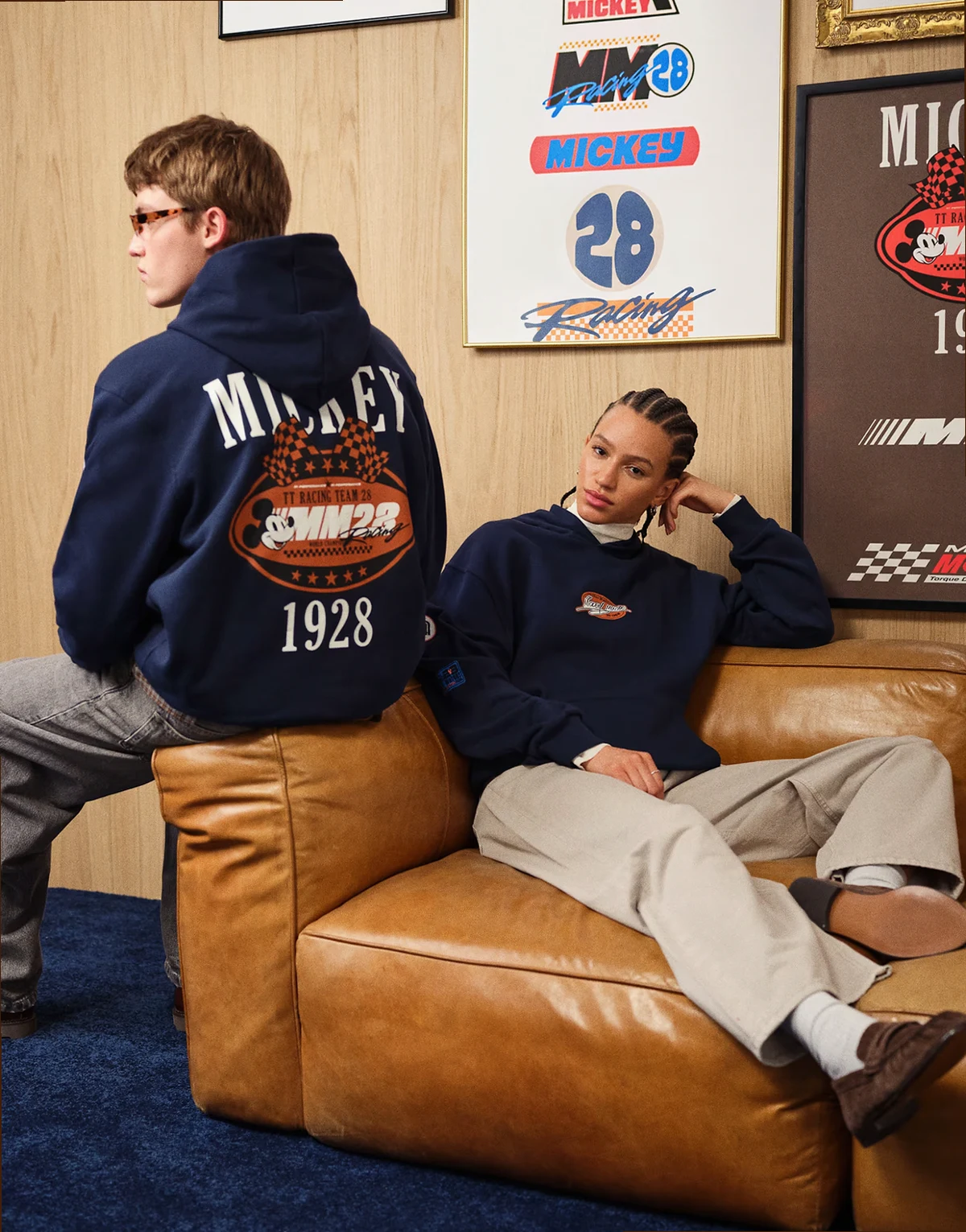 – Disney – Relaxed-Fit-Kapuzenpullover in Mittelblau mit „Racing“- und „Mickey“-Print