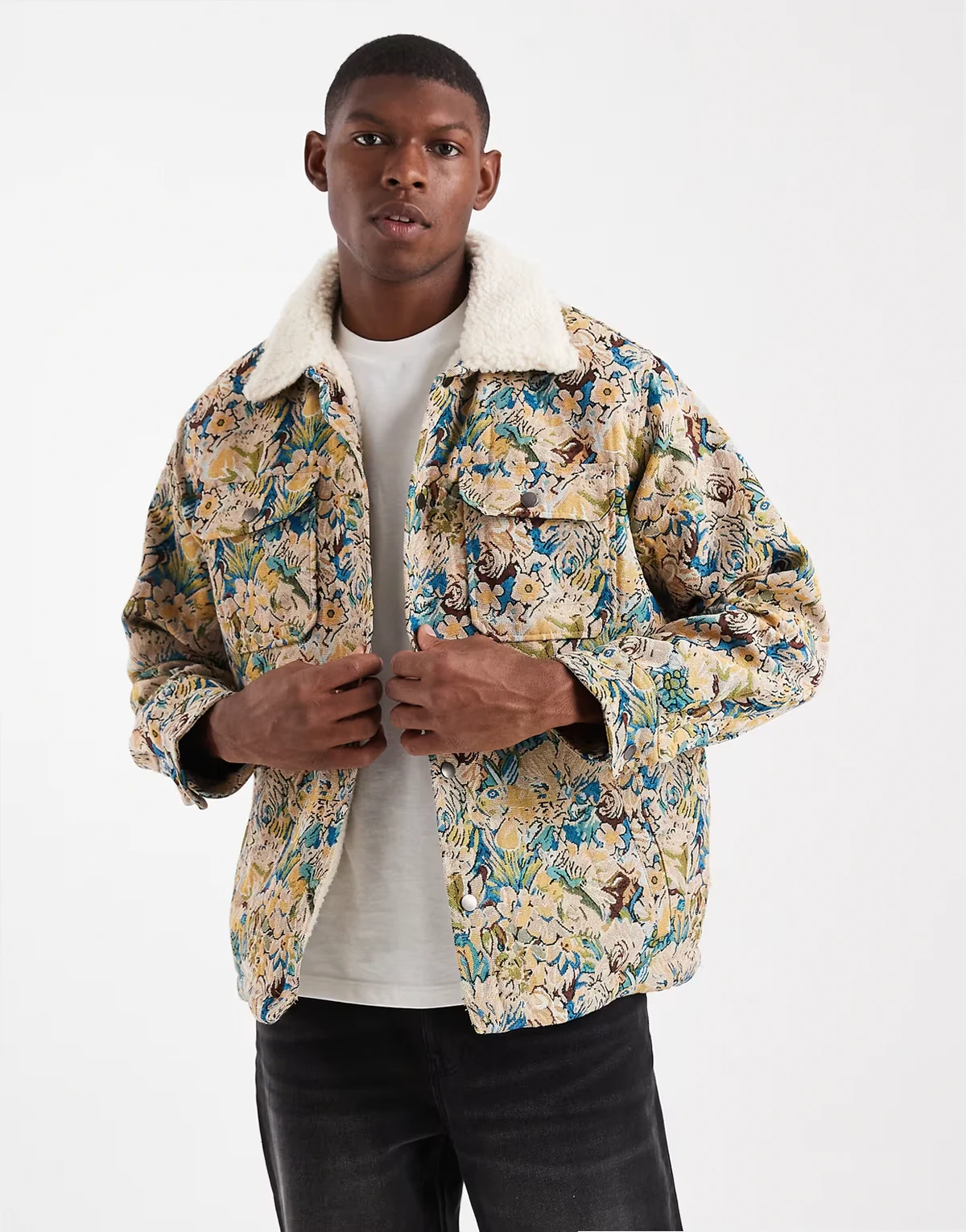 – Kastige Truckerjacke in Grün mit Military-Jacquardmuster