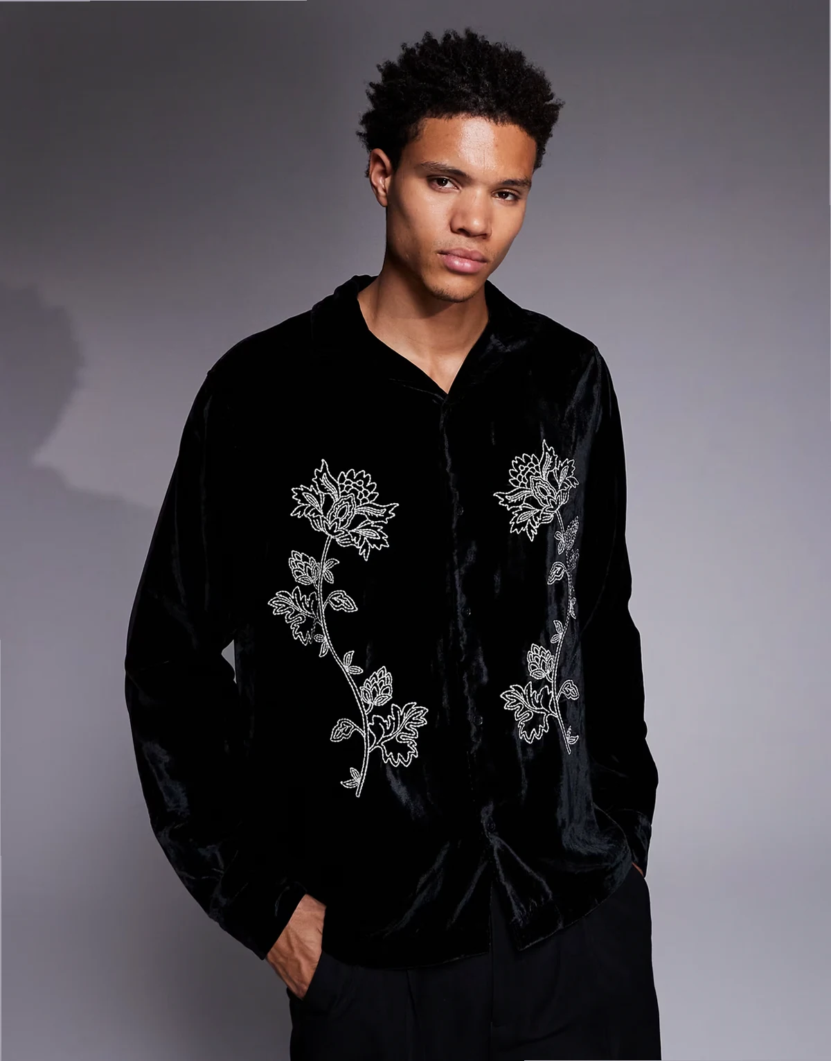 relaxed velvet shirt with floral embroidery in black