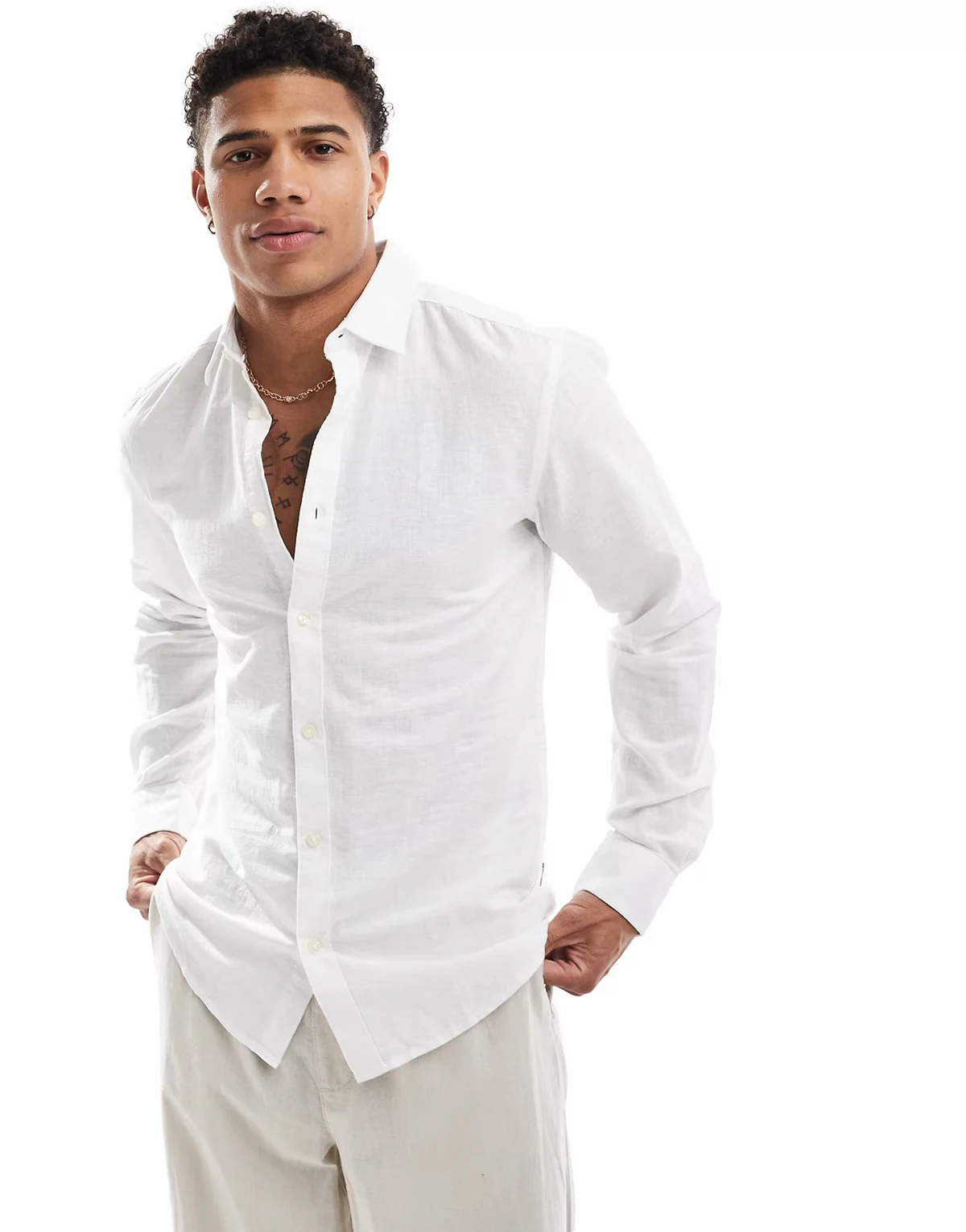 – Langärmliges Slim-Fit-Hemd aus Leinenmix in Weiß