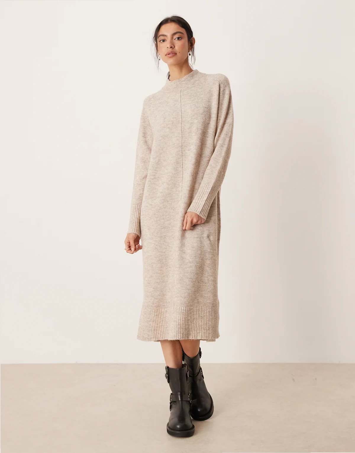 – Midi-Strickkleid in Natur meliert mit Ziernaht vorne