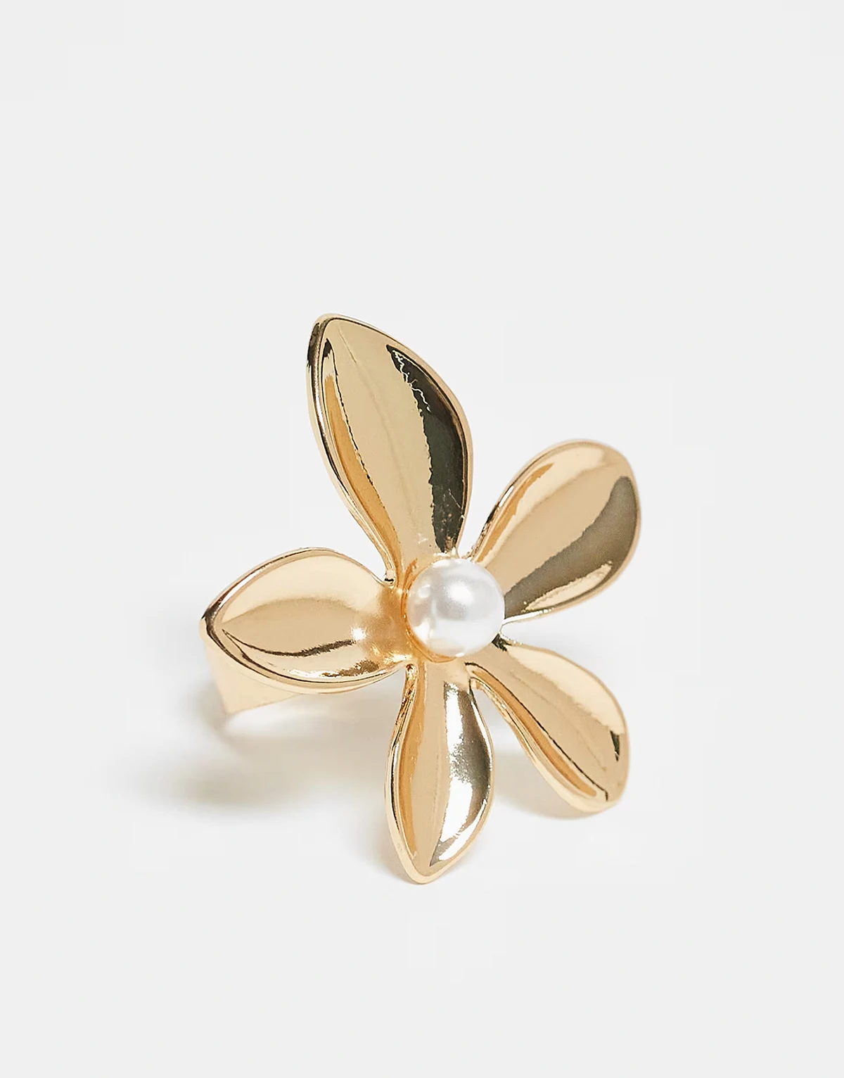 – Statement-Ring in goldfarbener Blütenform