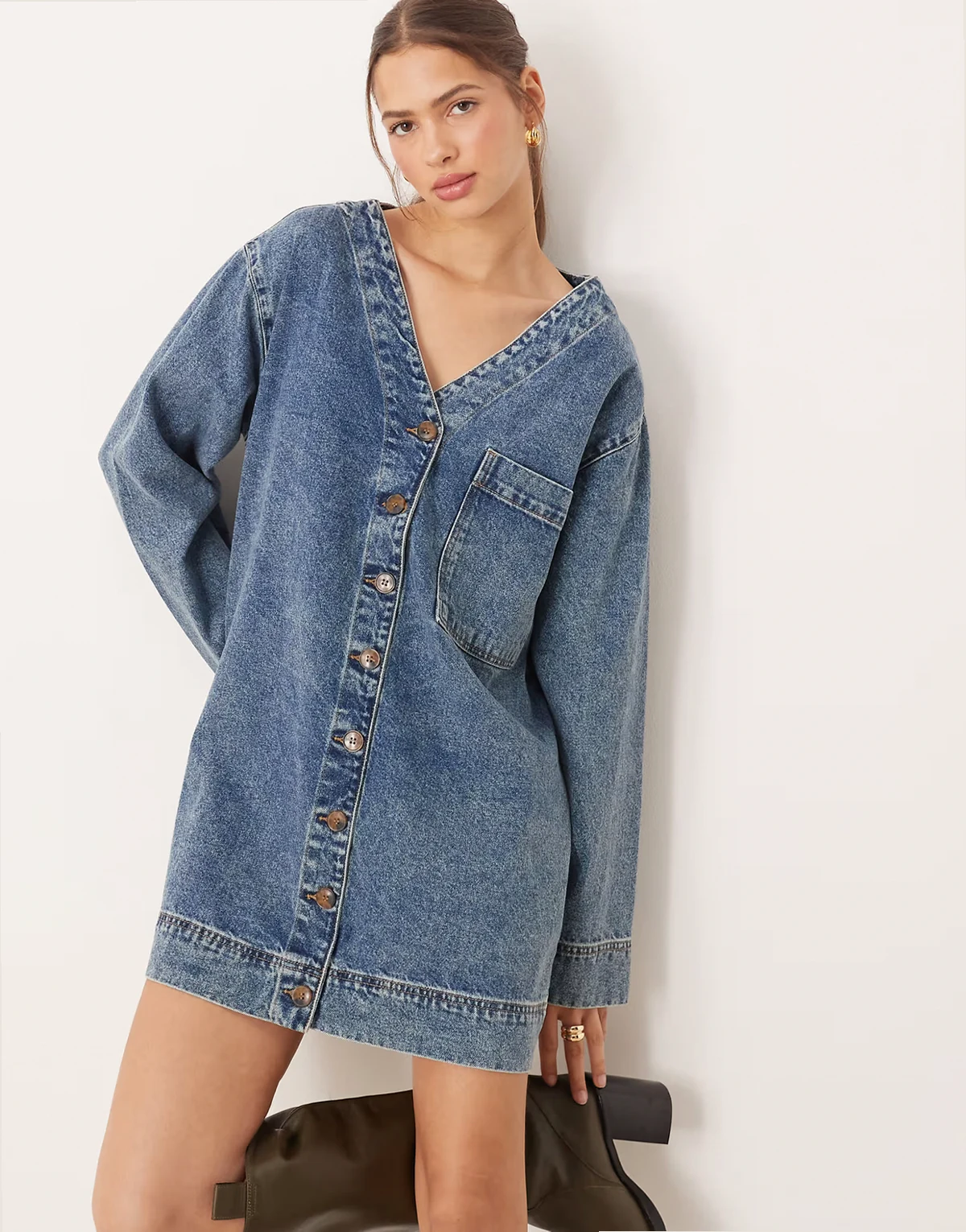 denim boxy v-neck shirt dress with pocket in vintage blue