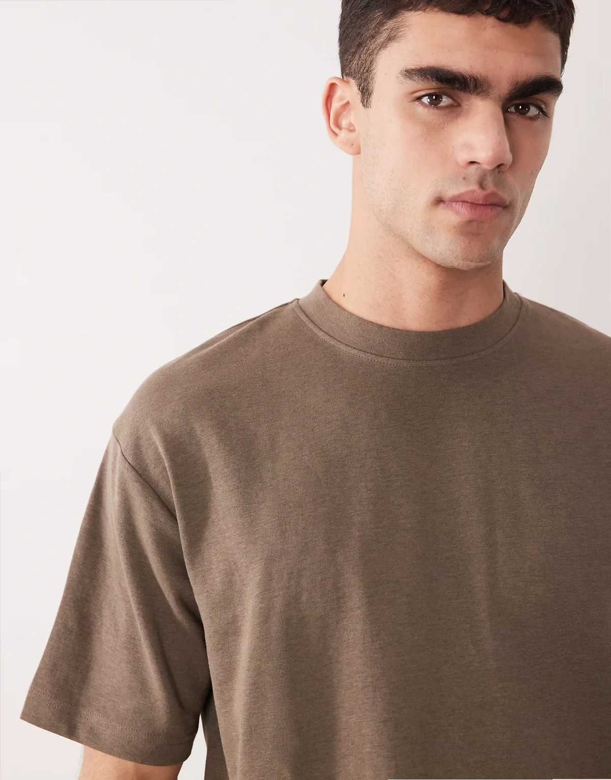 Homme – Oversize-T-Shirt in Braun