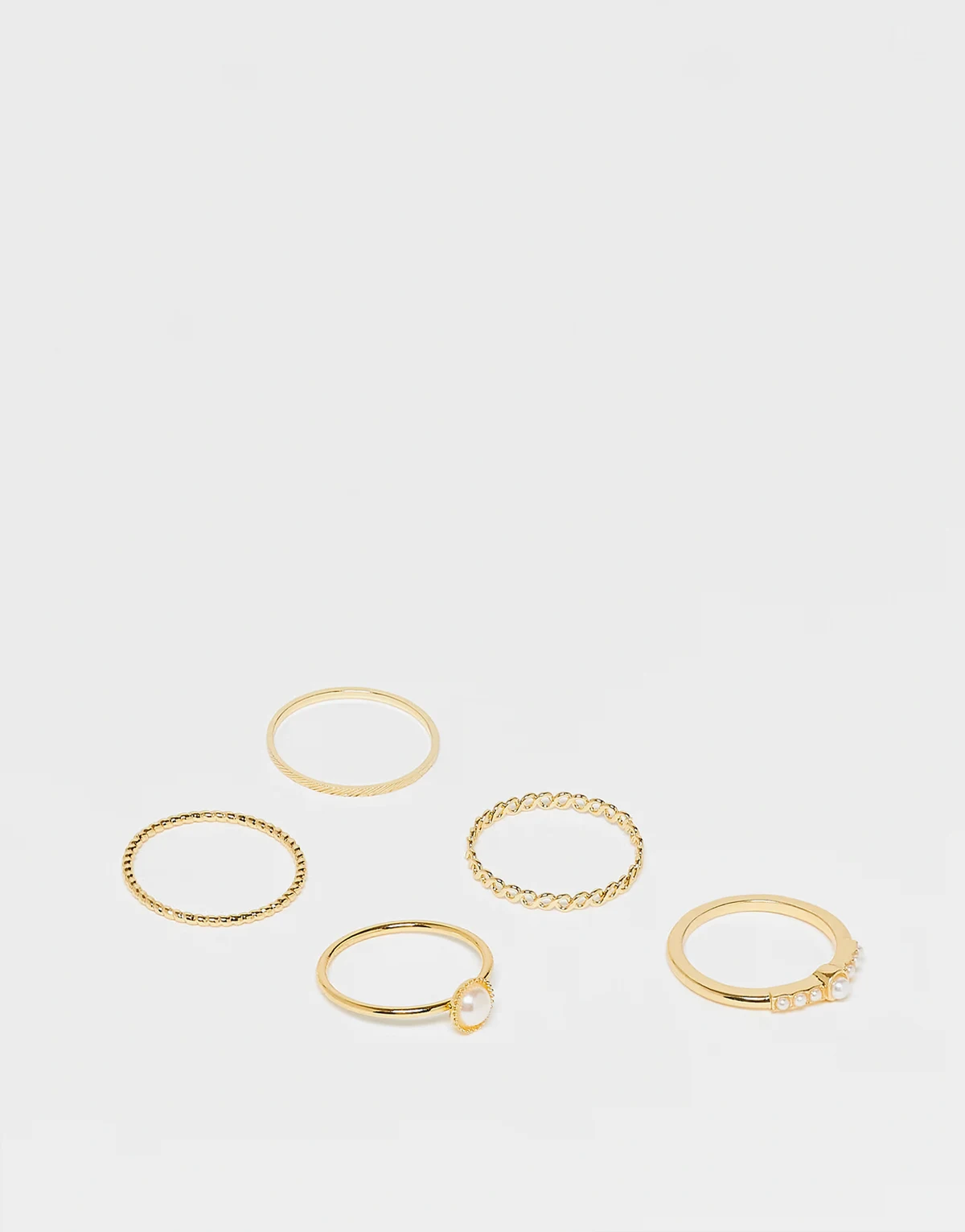– 5er-Pack Ringe mit 14-Karat-Vergoldung und Kunstperlen