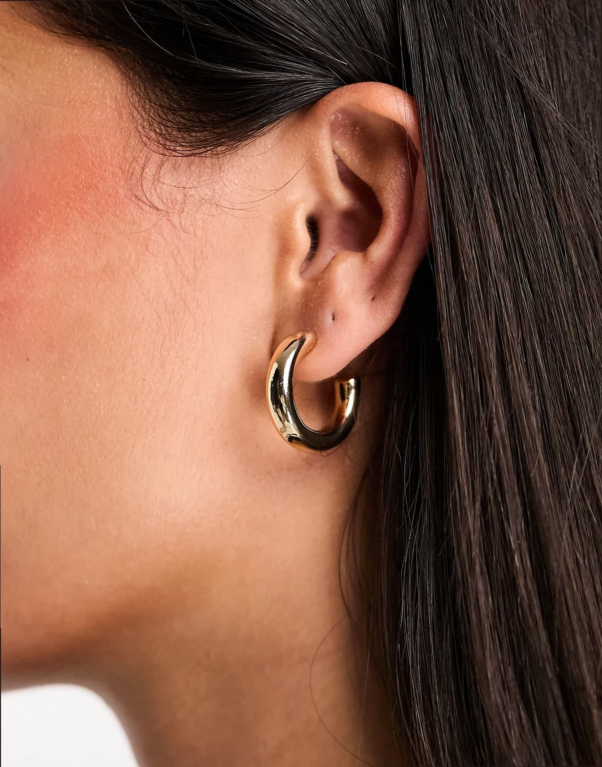 small chunky hoop in gold