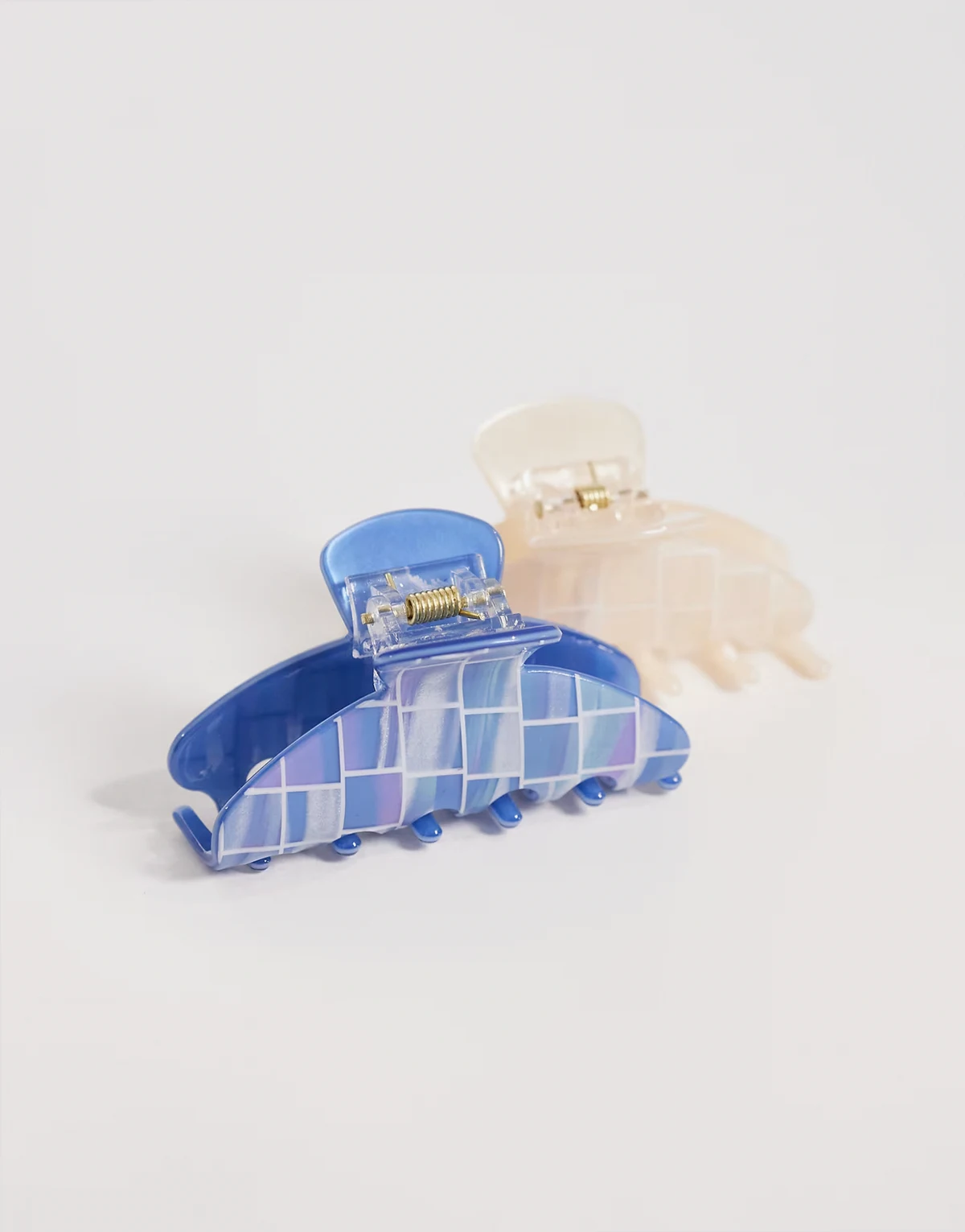 pack of 2 riviera resin hair claw clips in blue