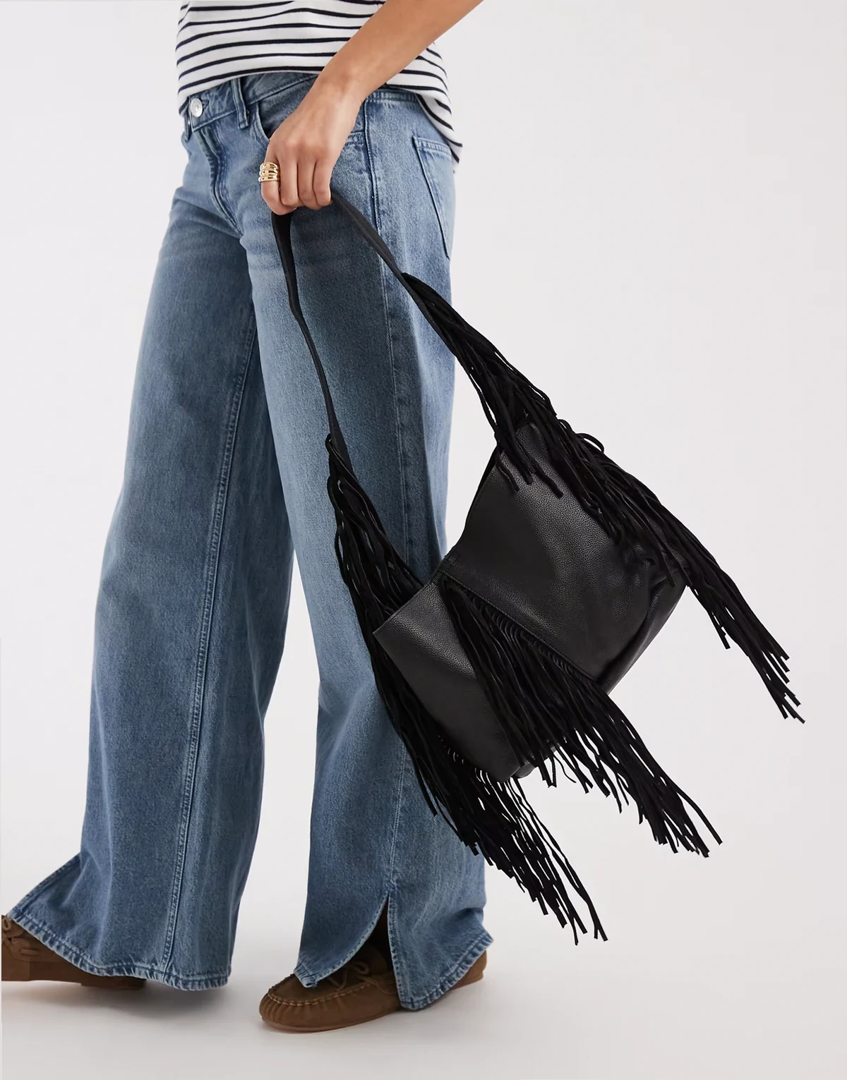 Teen 100% leather tassel detailing shoulder bag in black