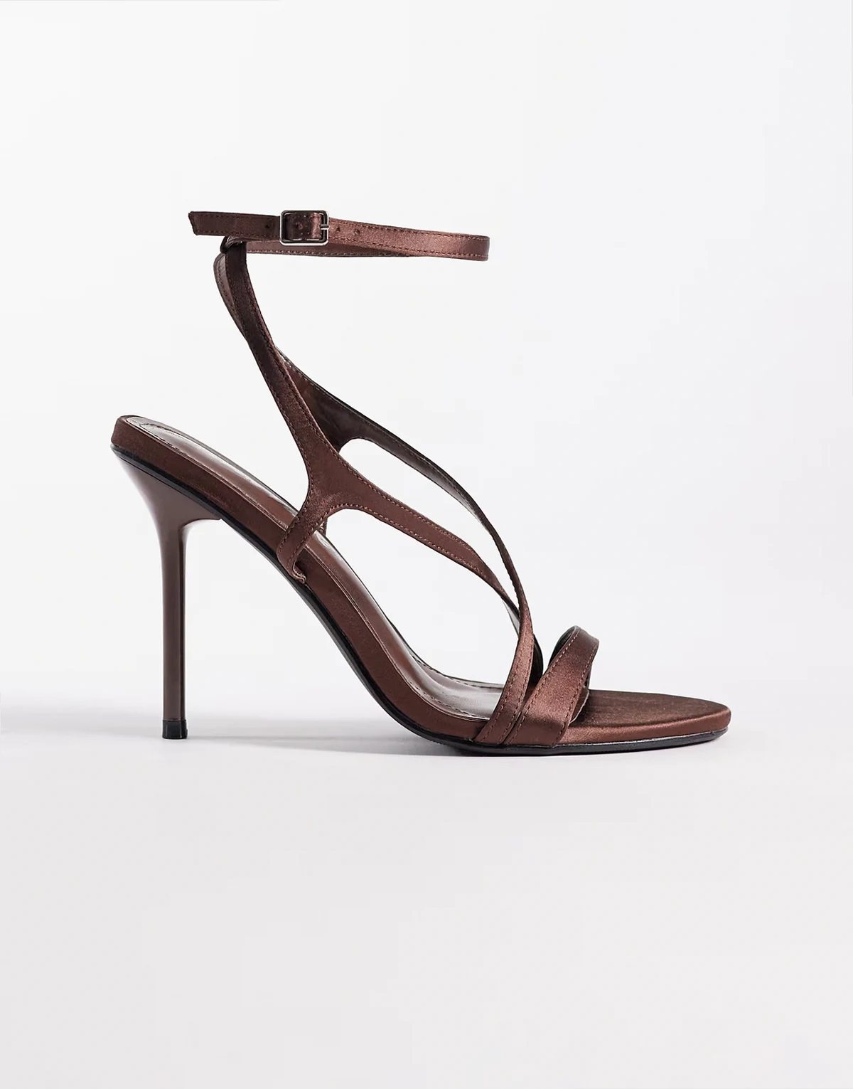 – Sheer – Satin-Sandaletten in Braun mit Absatz