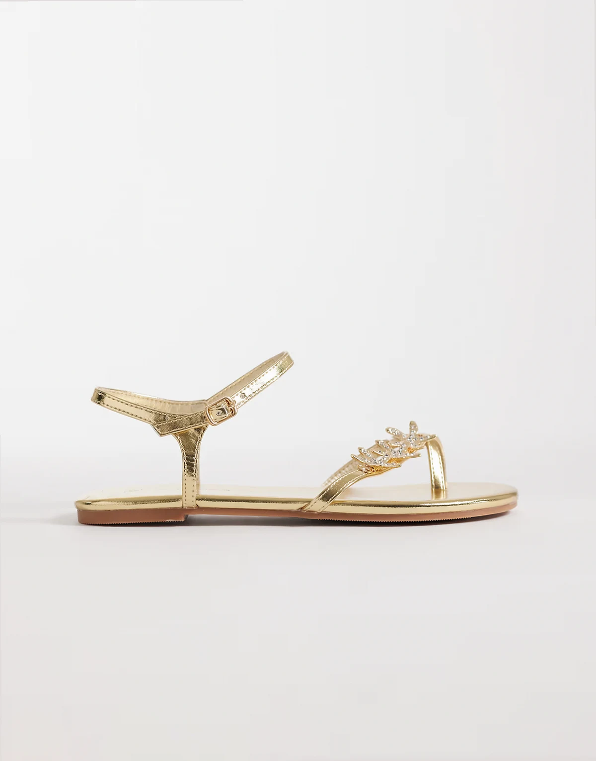 – Elina – Flache Riemchensandalen in Gold mit Muscheldetails, weite Passform