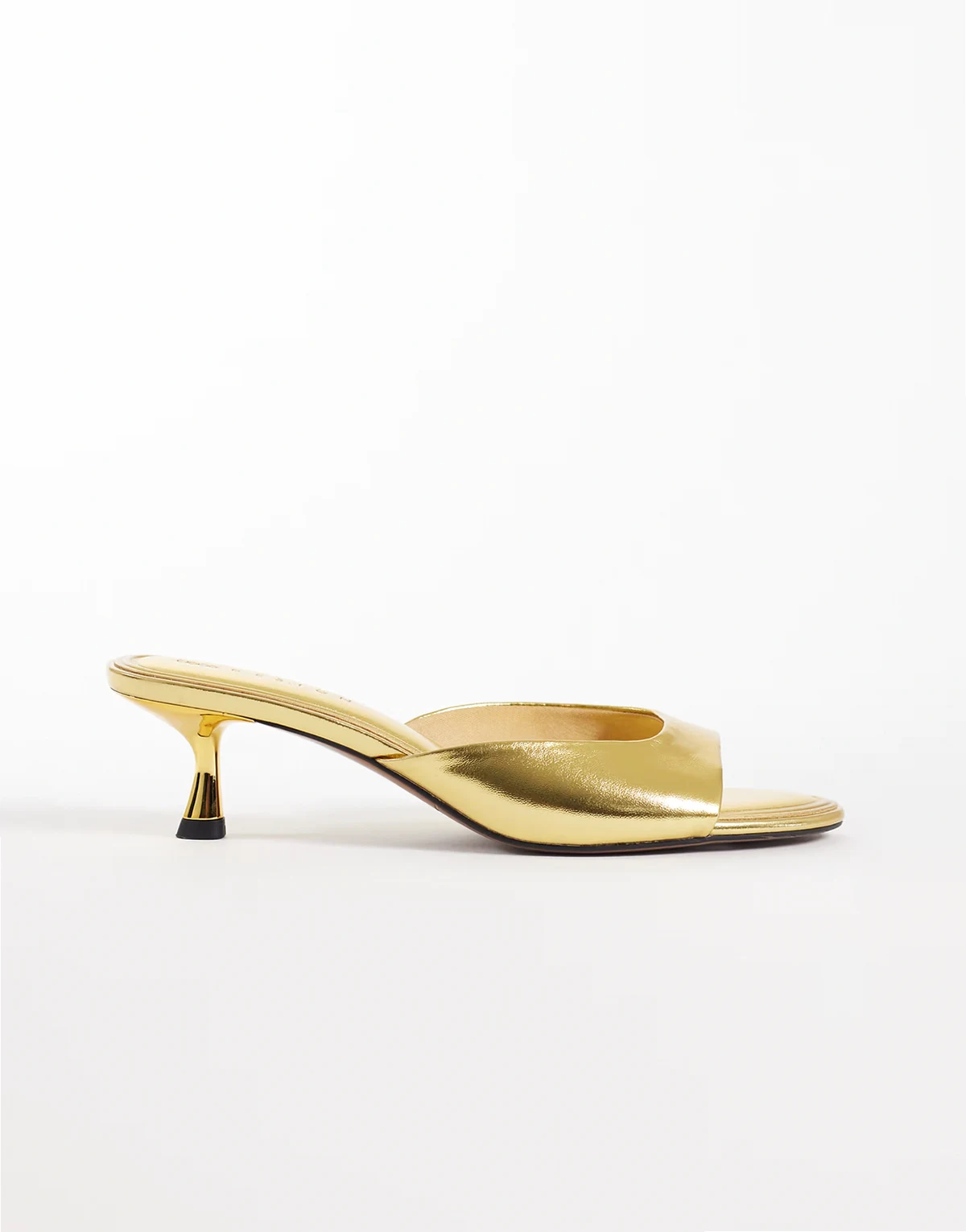 Wide Fit – High-Five – Mules in Gold mit Kitten-Absatz, weite Passform