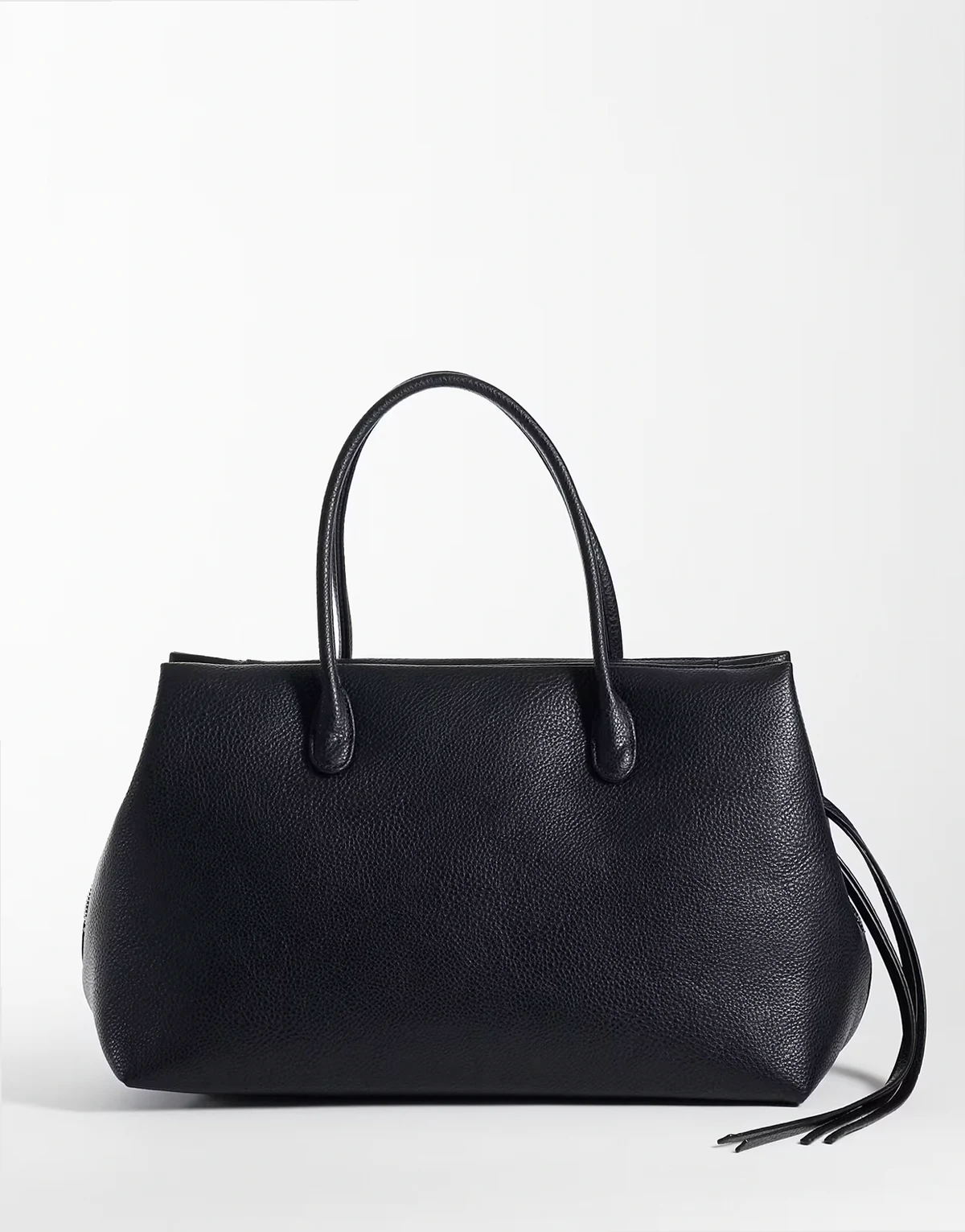 grained PU tote bag in black