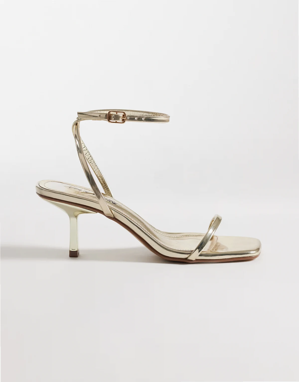 – Natalya – Filigrane Sandaletten in Gold mit mittelhohem Absatz, weite Passform