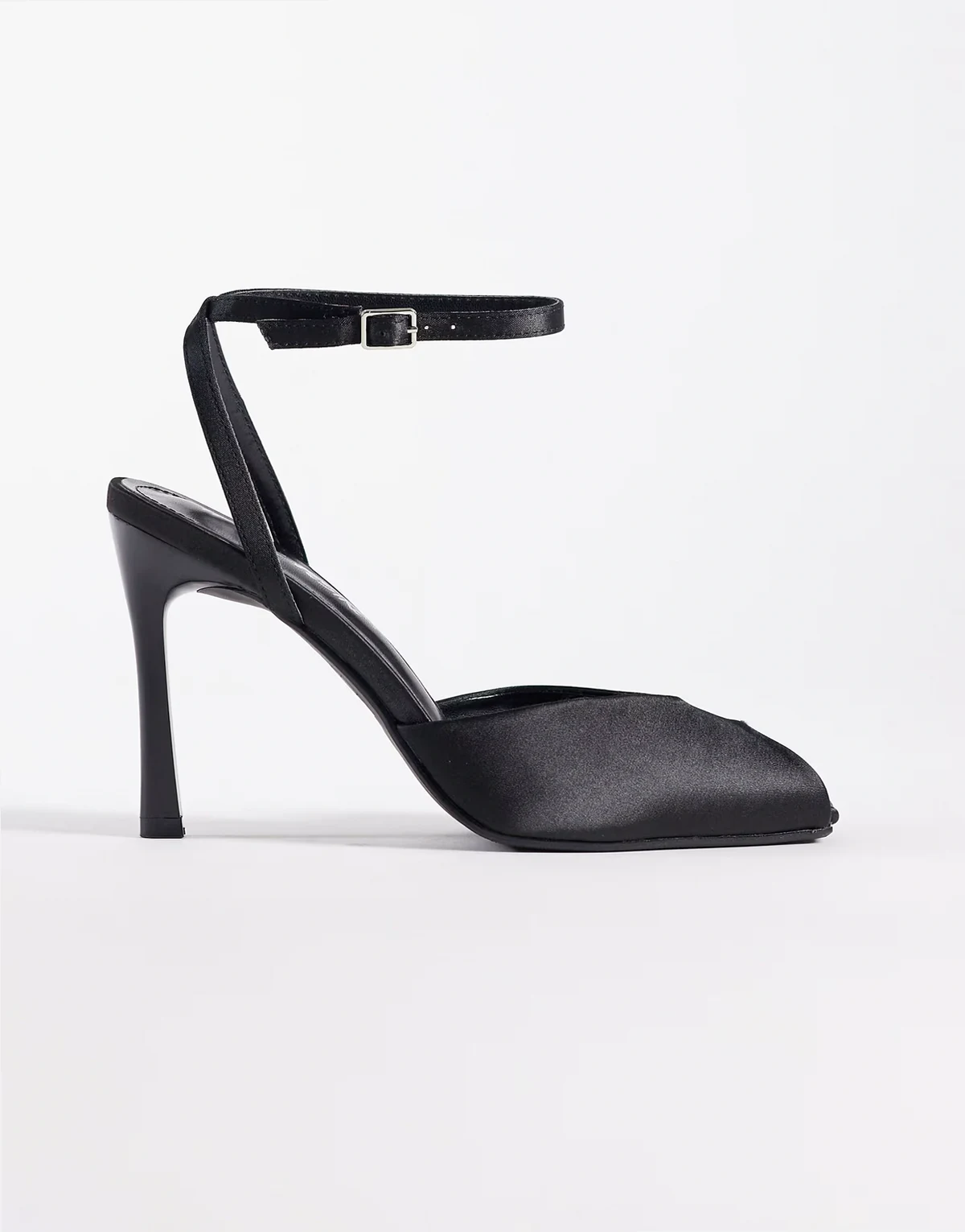 – Petuni – Peeptoe-Sandalen in Schwarz
