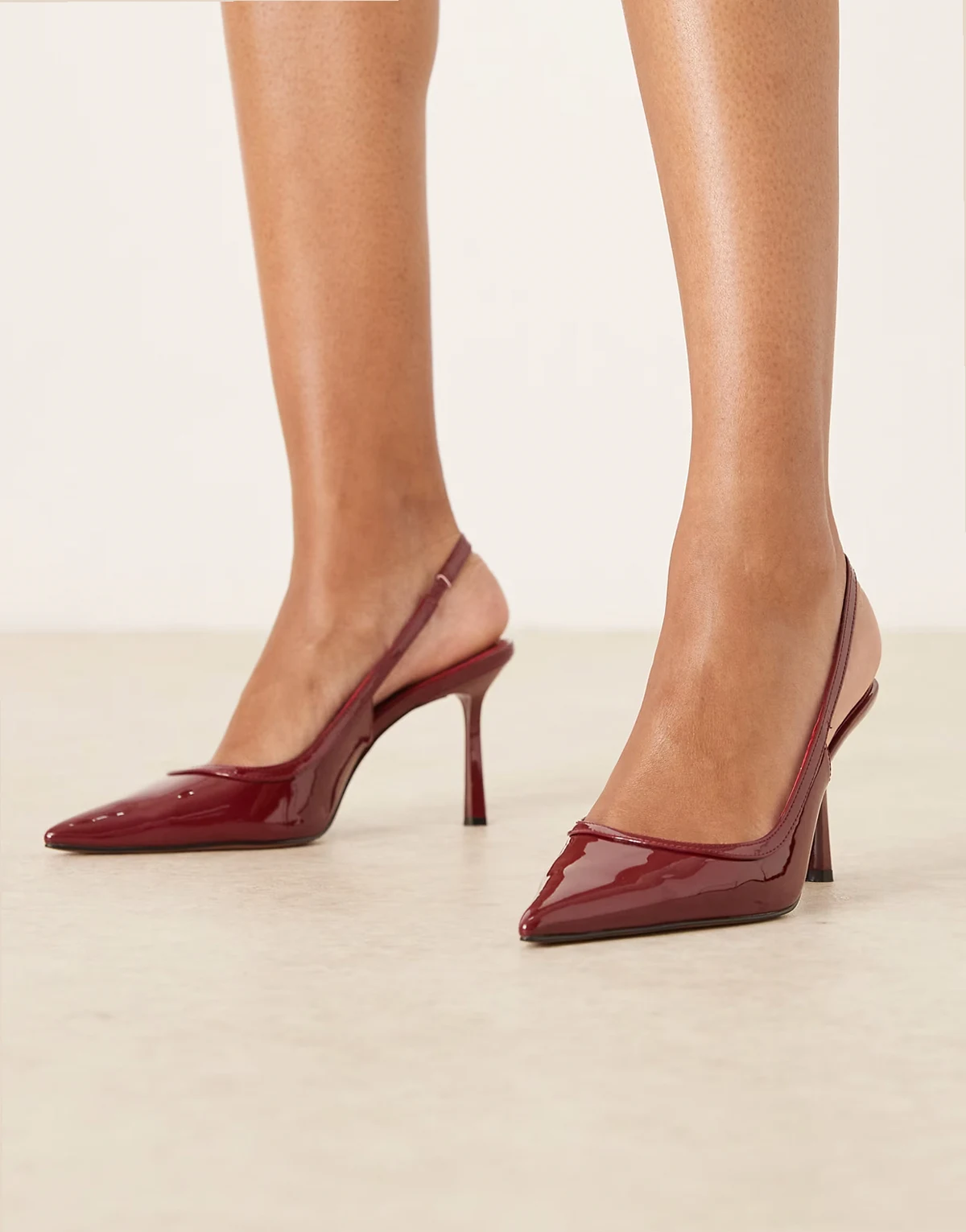 – Piper – High Heels in Dunkelrot mit Lackoptik und Fersenriemchen