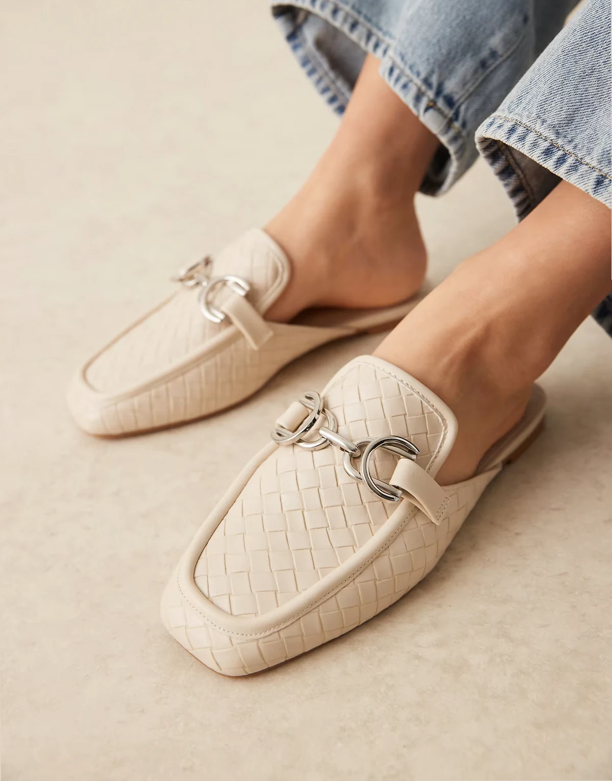 Wide Fit – Mosaic – Płaskie plecione klapki loafersy w kolorze złamanej bieli