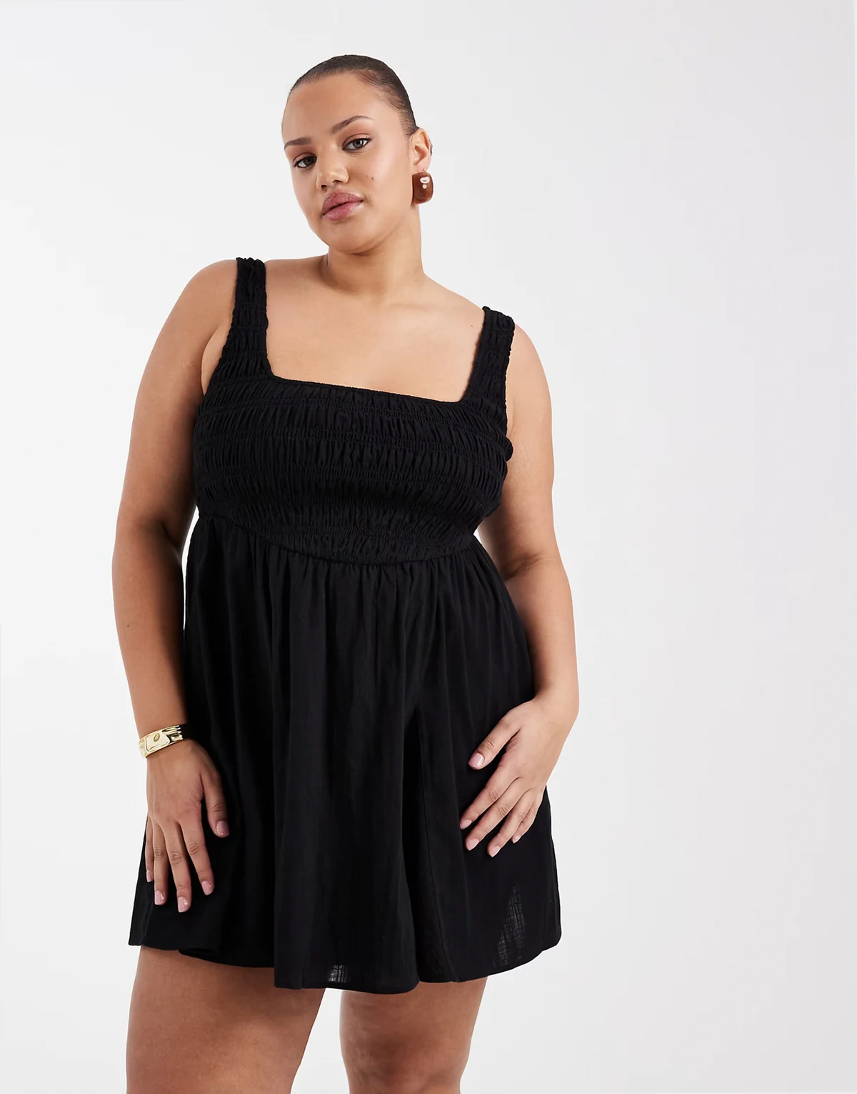 ASOS DESIGN Curve – Selina – Czarna marszczona sukienka plażowa mini z fakturowanej bawełny