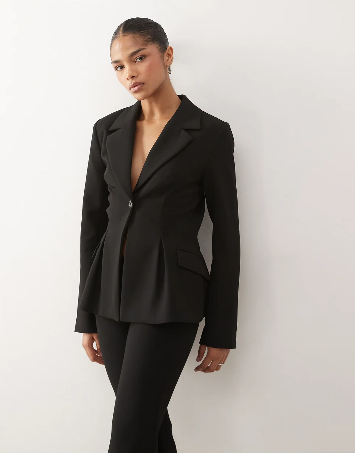 cinched waist blazer suit in black - part of a set