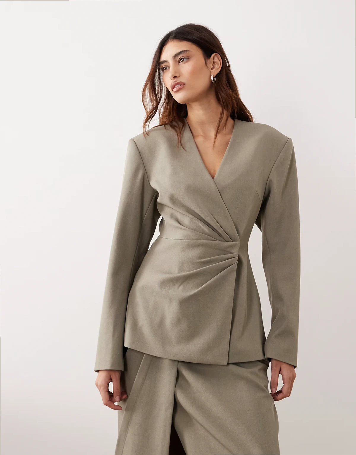 cinched collarless pleated wrap blazer in gray