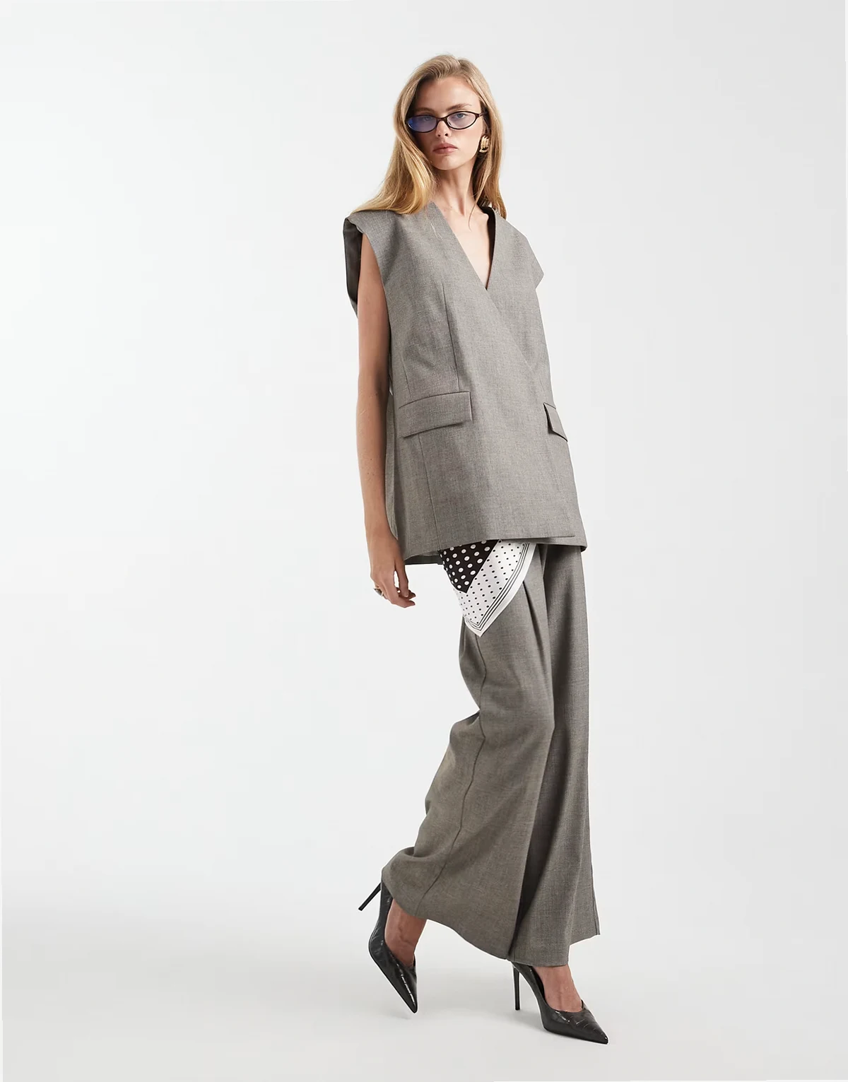 tailored low rise wide leg mensy pants in brown