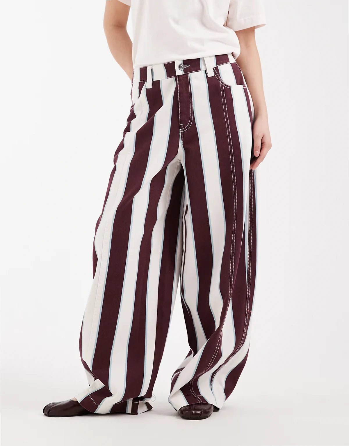 ASOS DESIGN Petite – Barrel-Leg-Hose mit Streifen