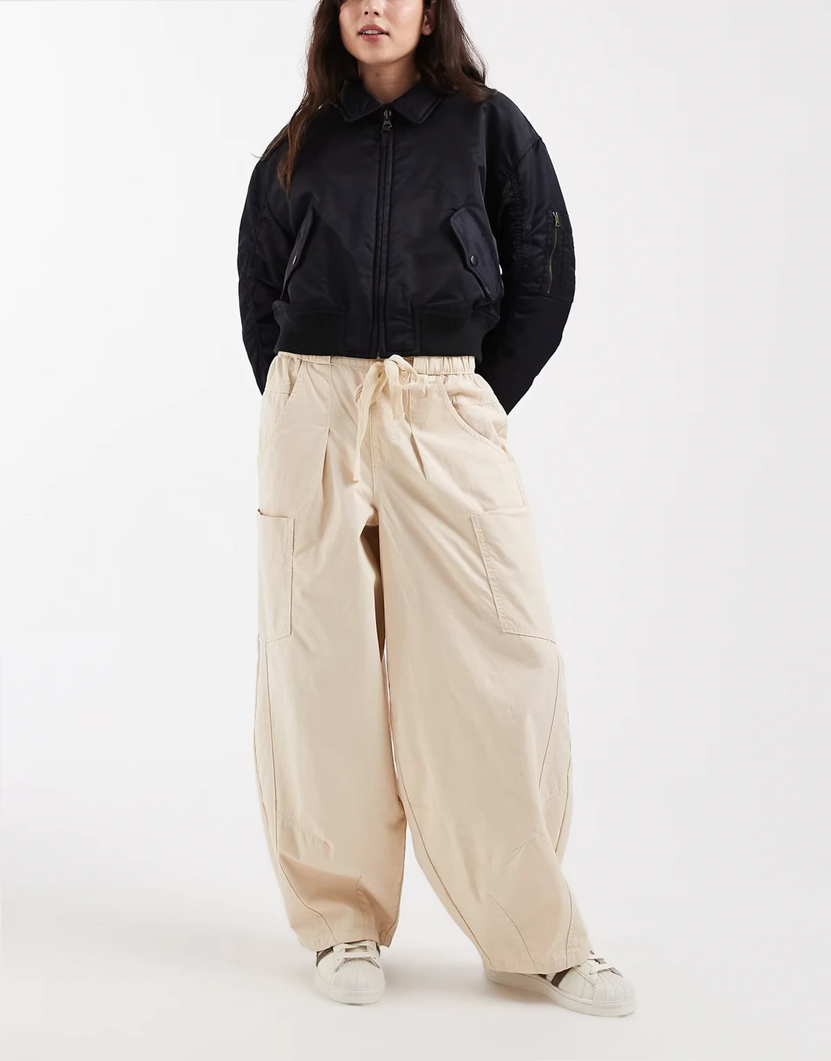 – Barrel-Schlupfhose in Creme