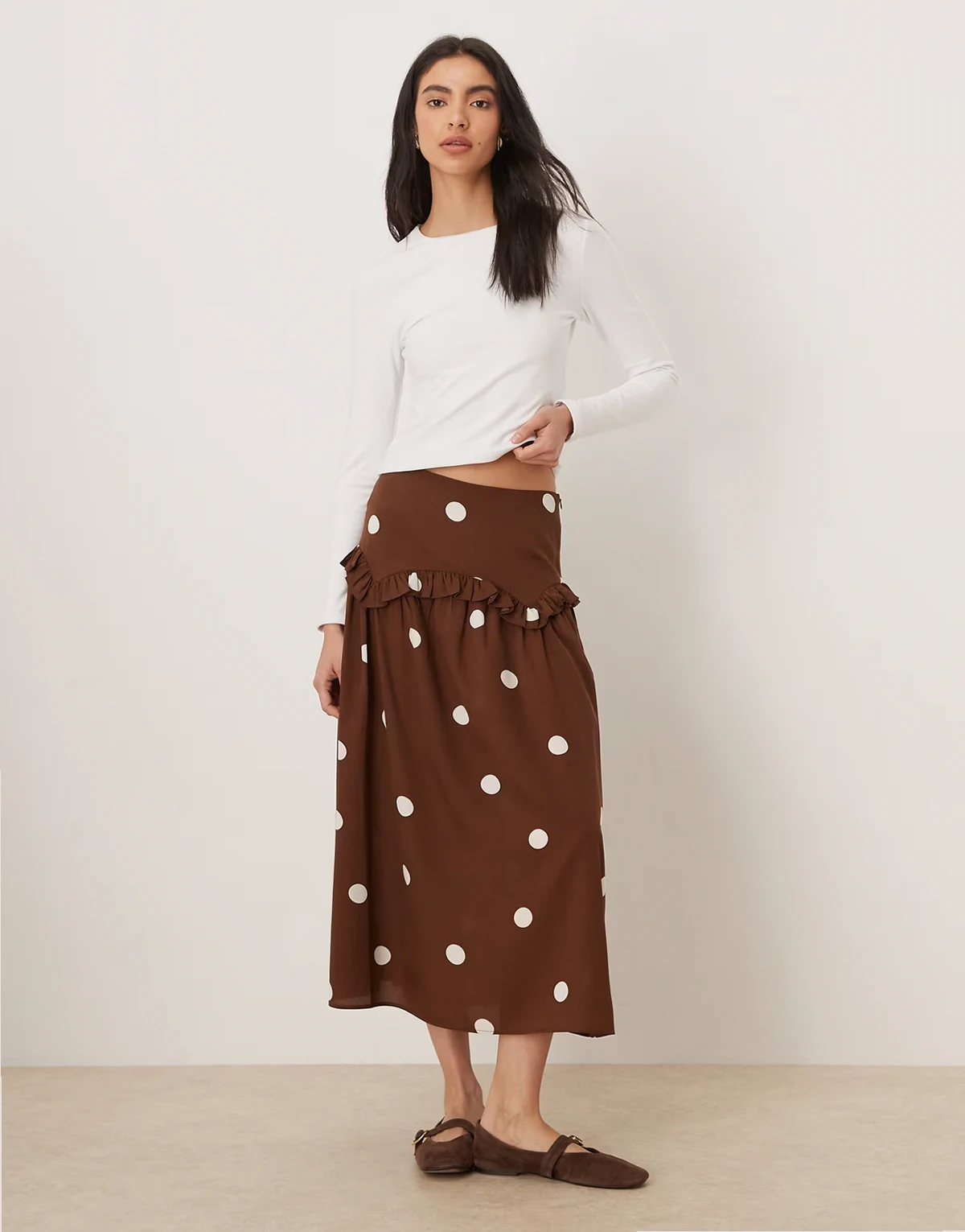 ruffle midi skirt in brown polka dots