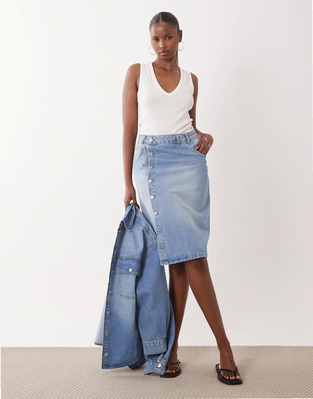 low waist denim pencil skirt in mid blue