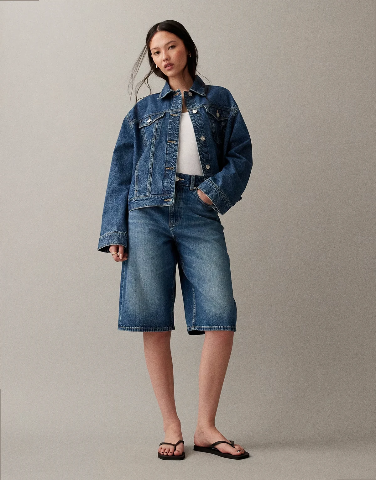 – Weite Bermudashorts in Mittelblau