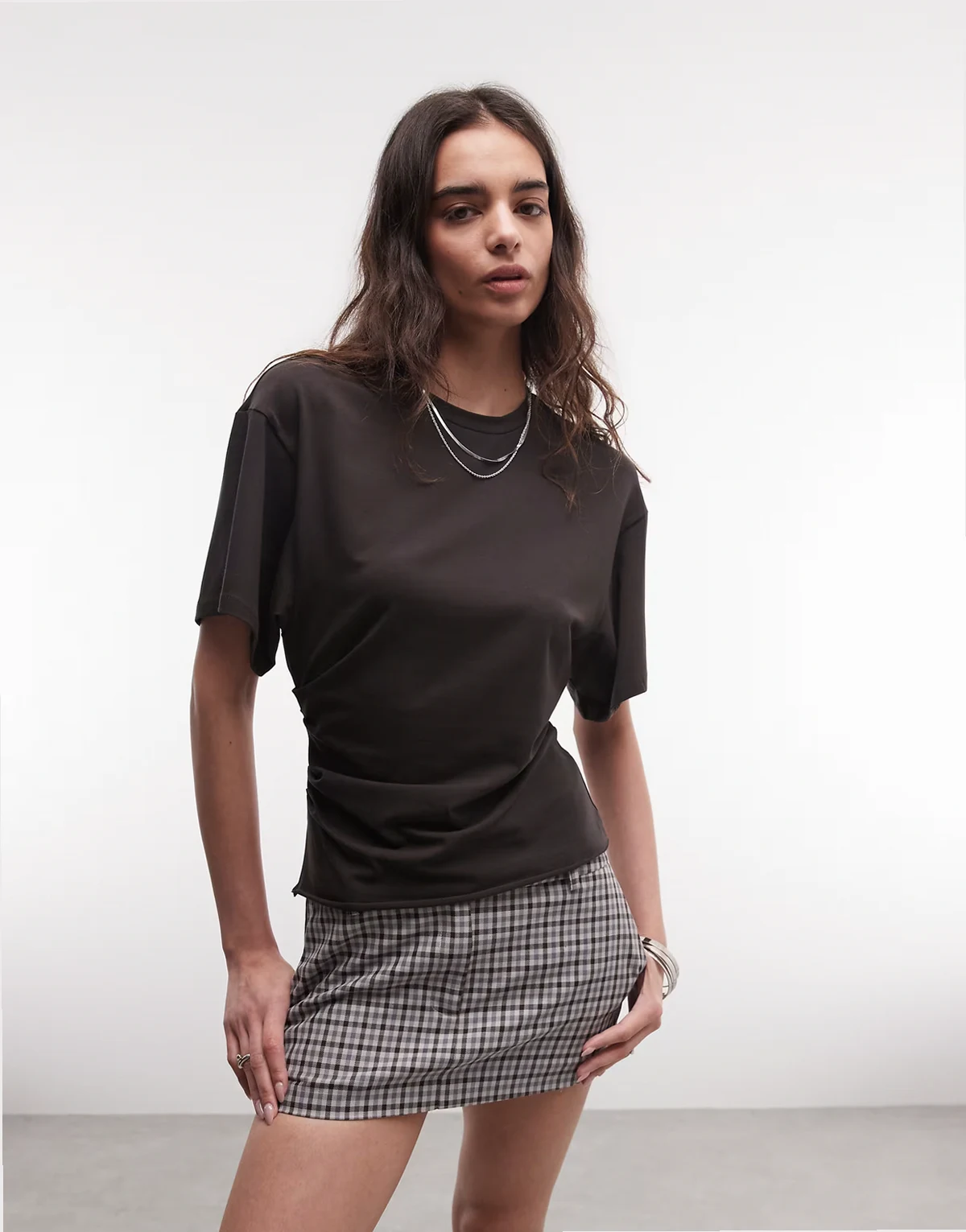 cinched waist T-shirt in dark brown