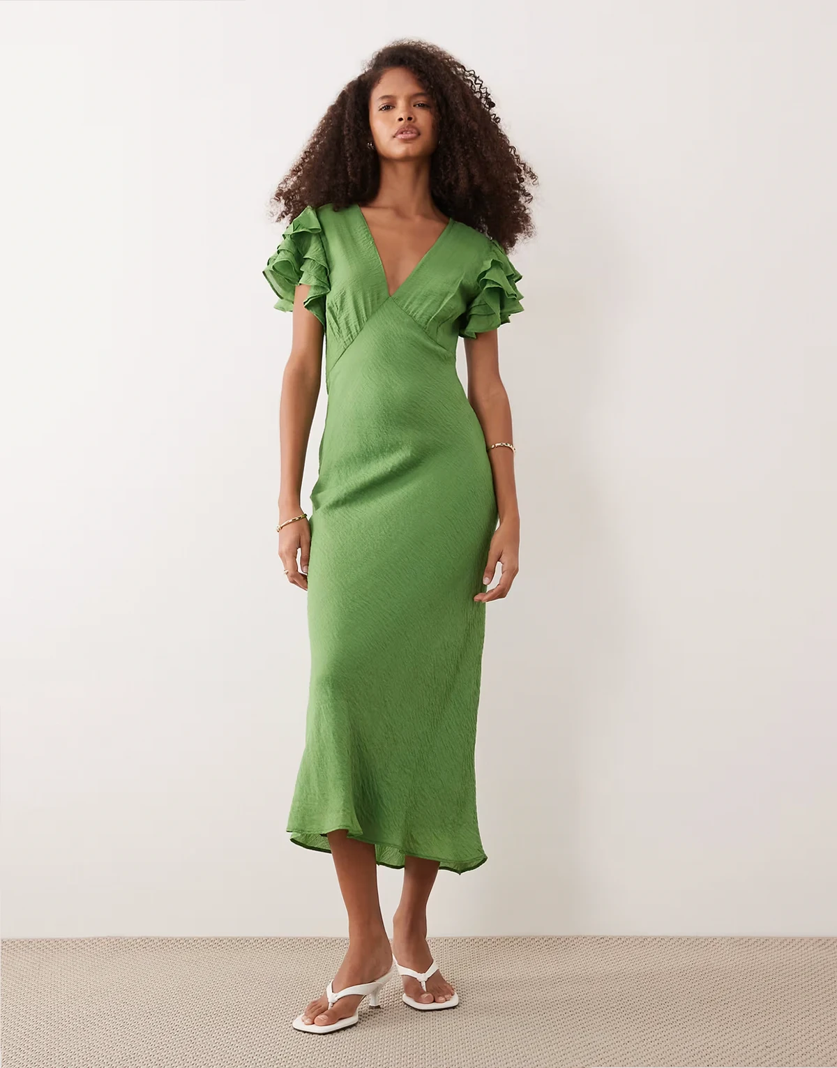 Layla ruffle cap sleeve v-neck midi dress in green