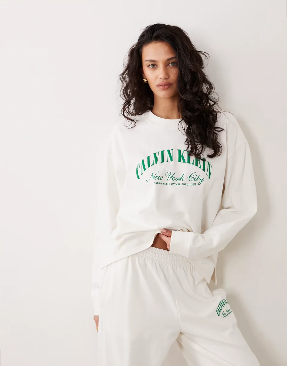 – Locker geschnittenes Sweatshirt aus Jersey in Creme mit Logo, Kombiteil