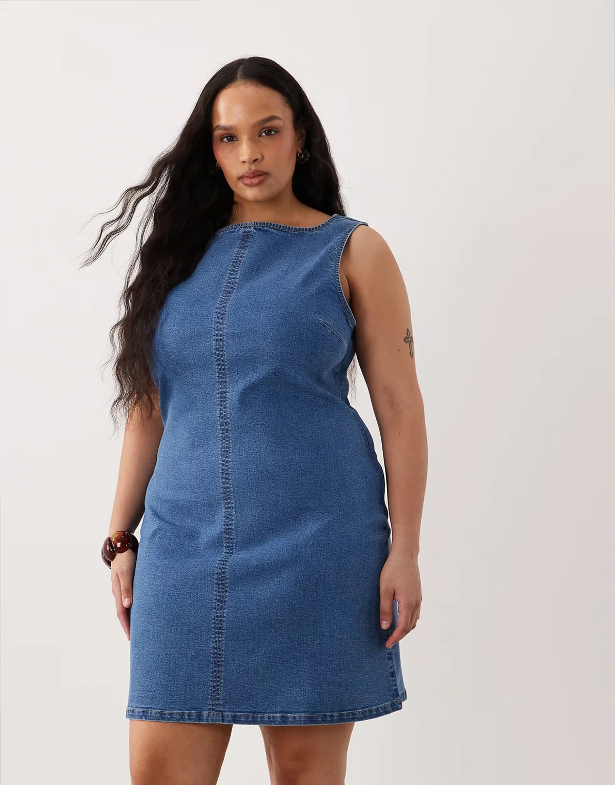 ASOS DESIGN Curve – Niebieska sukienka jeansowa mini bodycon z prostym dekoltem