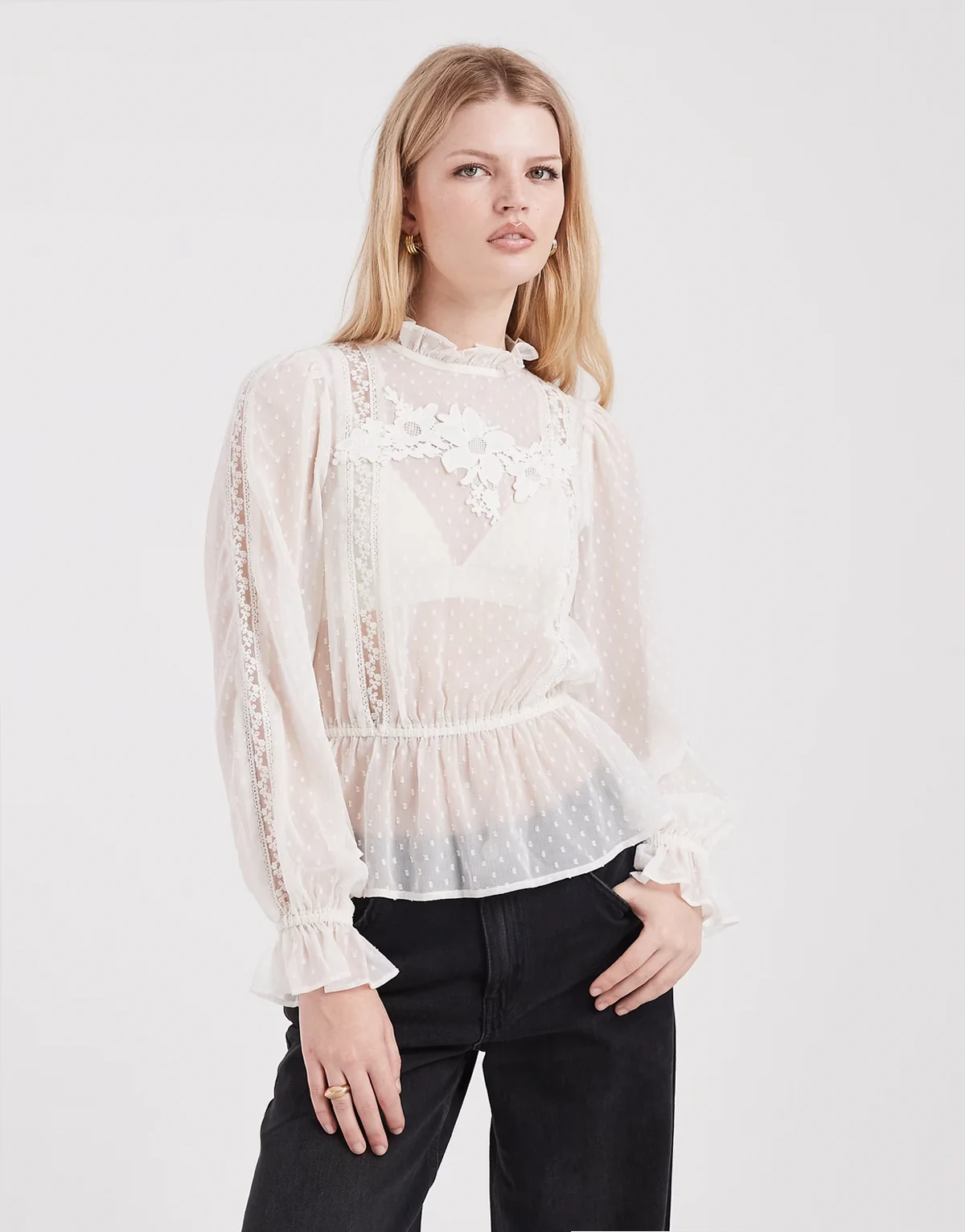 – Victoriana – Bestickte Bluse aus Chiffon in Ecru