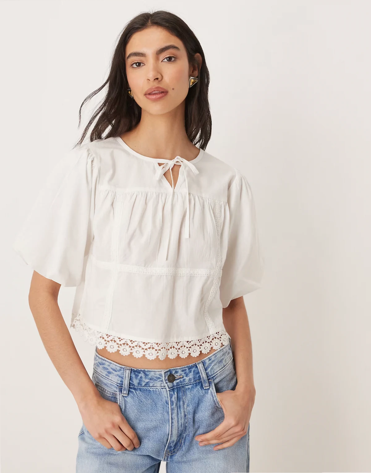 short sleeve lace detailed top in white