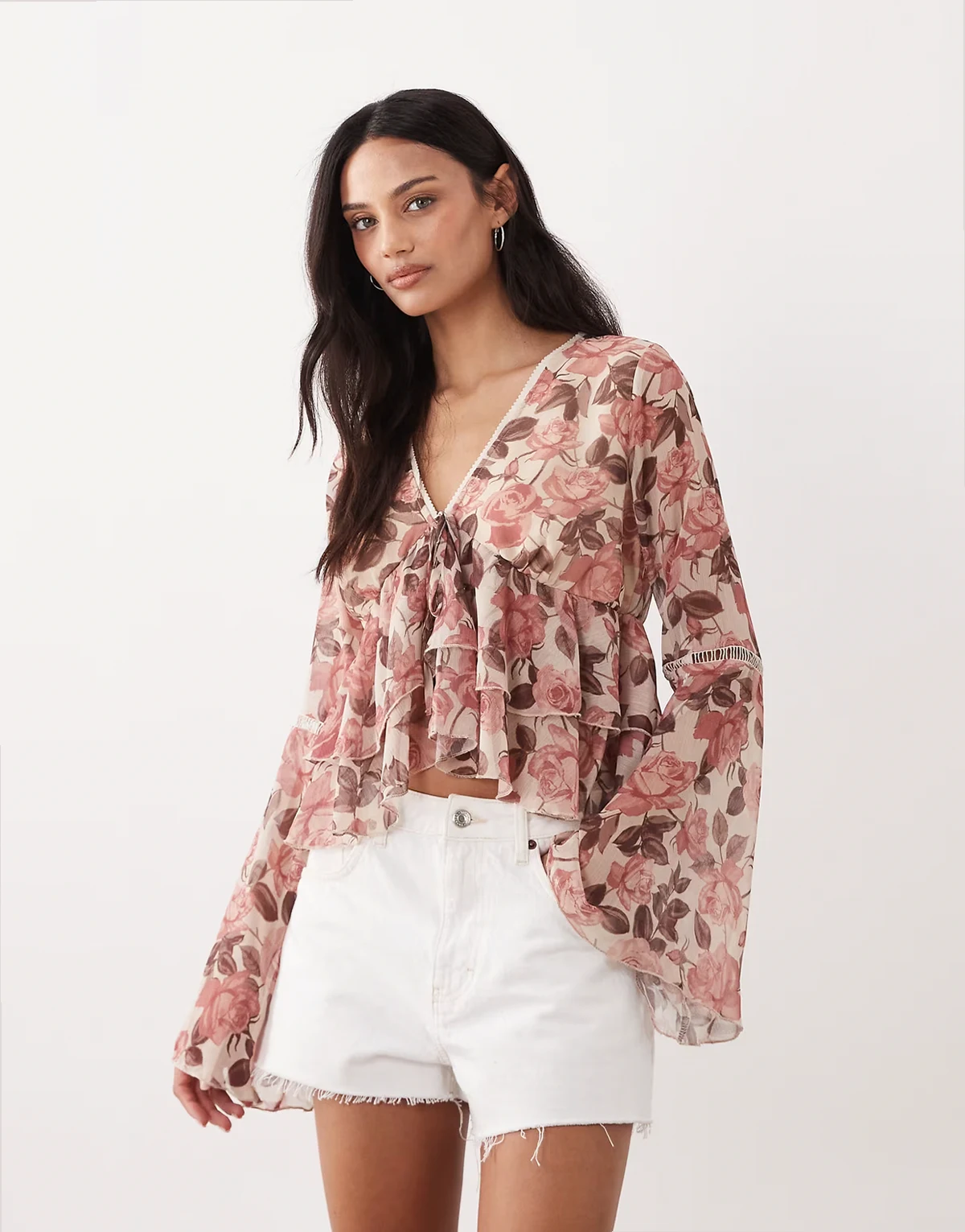 – Bluse mit ausgestellten Ärmeln, Rüschen und Blumenmuster
