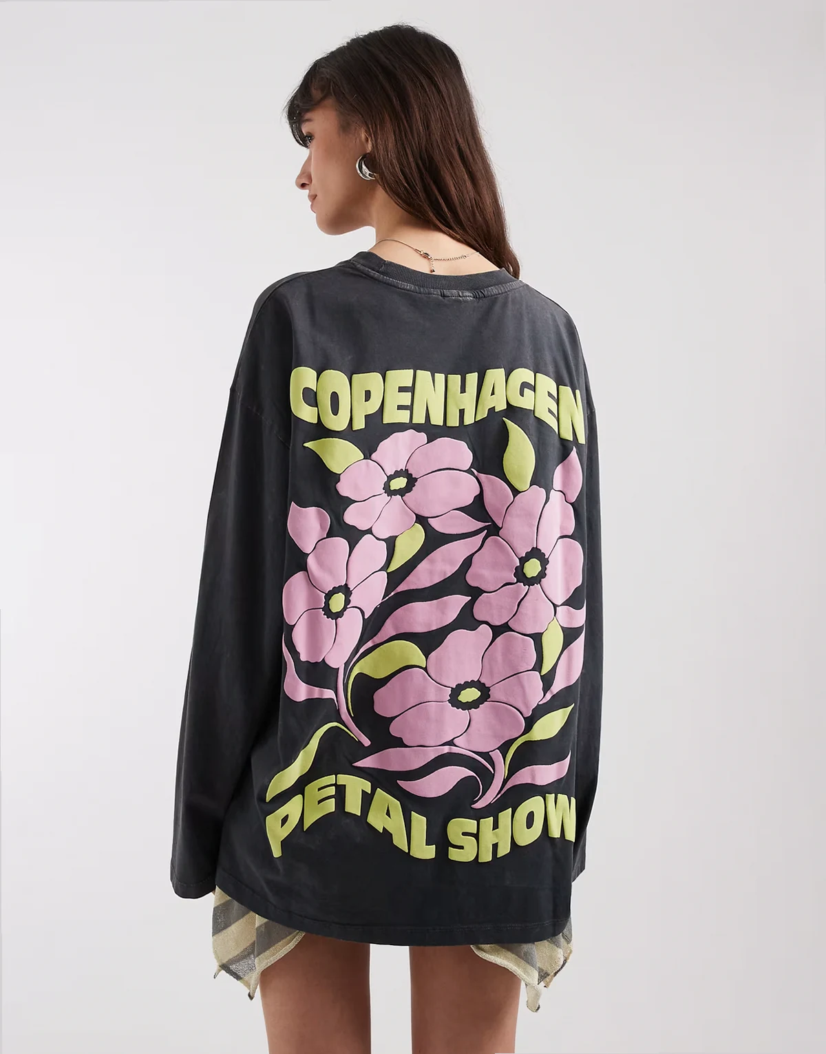 – Langarmshirt in verwaschenem Anthrazit mit „Copenhagen“-Print