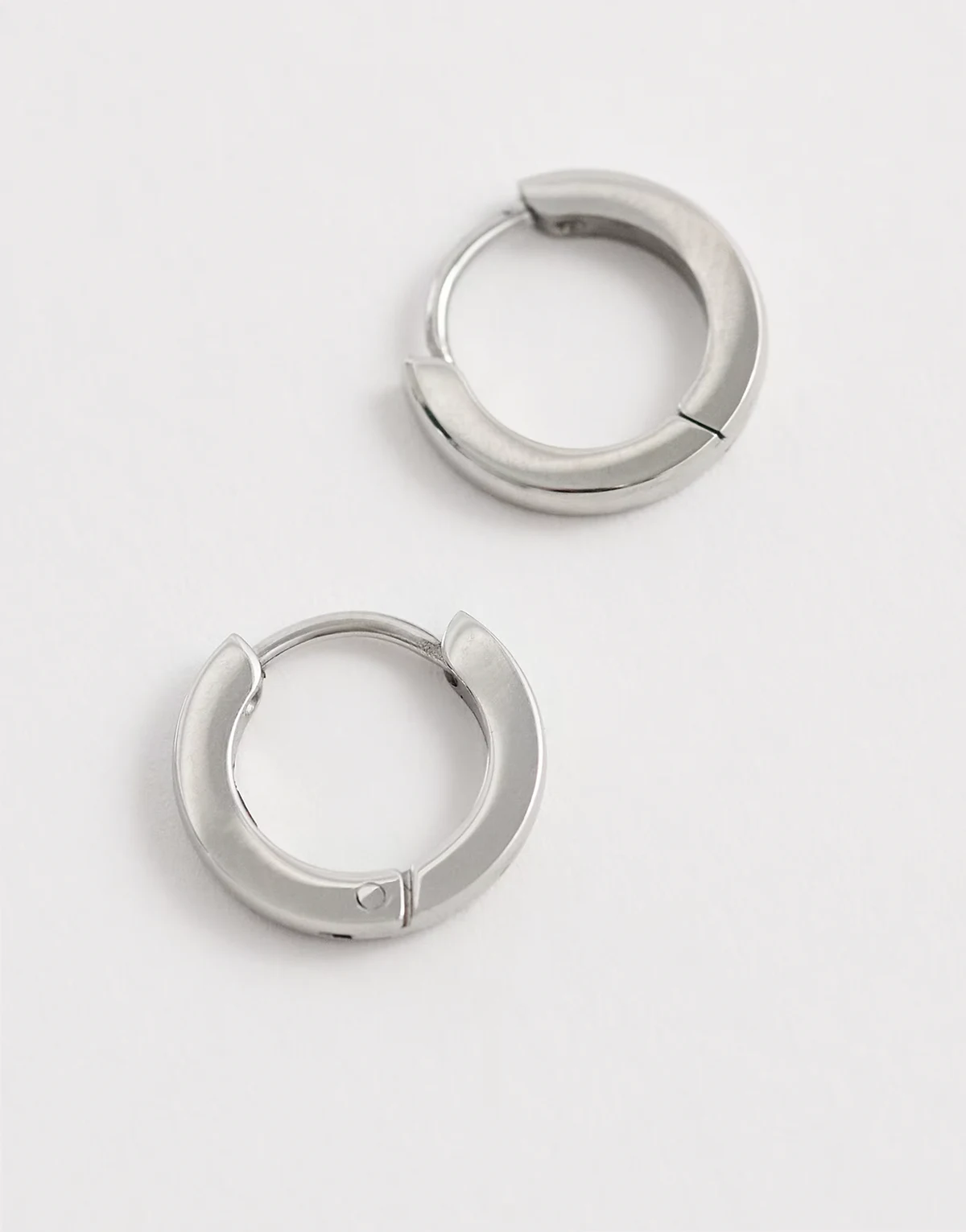 waterproof stainless steel 9mm huggie hoop earrings in silver