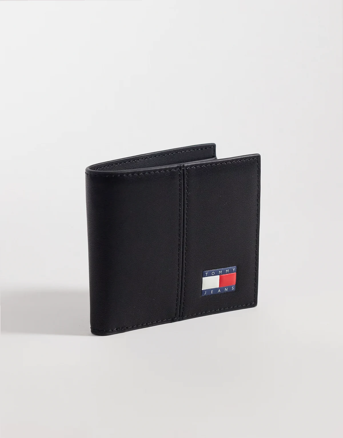 heritage logo leather wallet with coin pocket in black