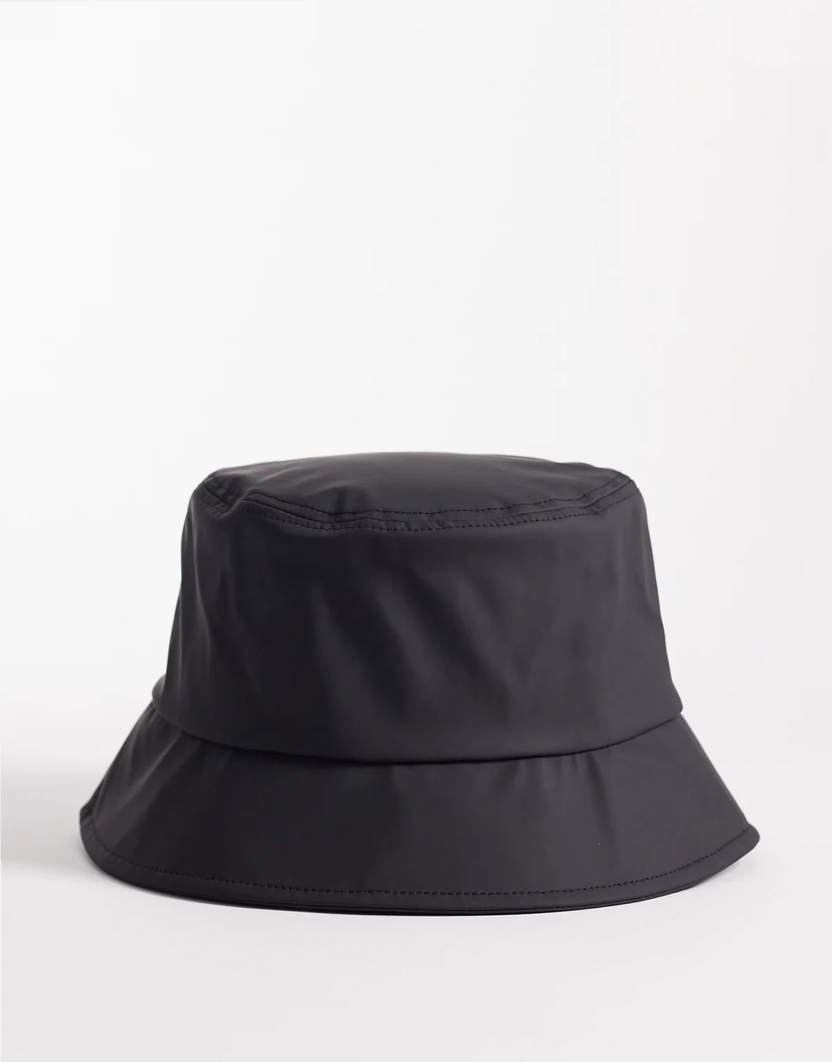 stormMAX™ water resistant bucket hat in black