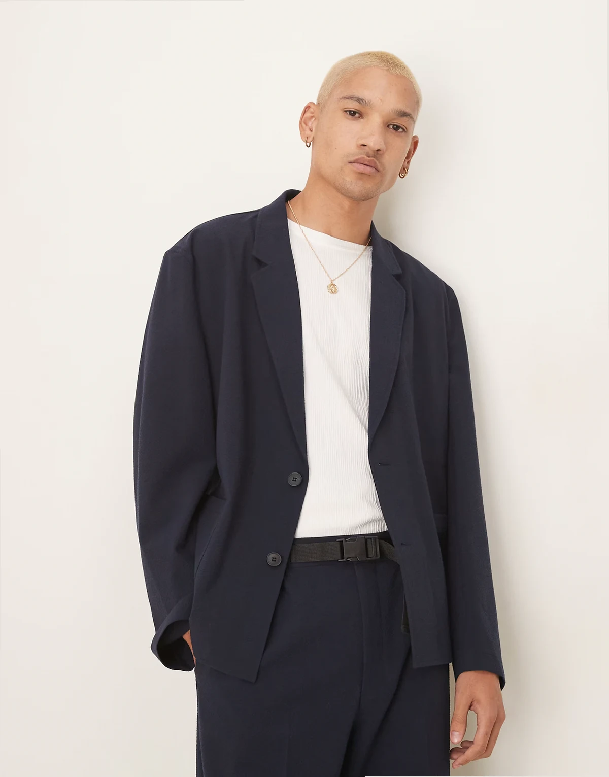 slouchy boxy suit jacket in navy seersucker