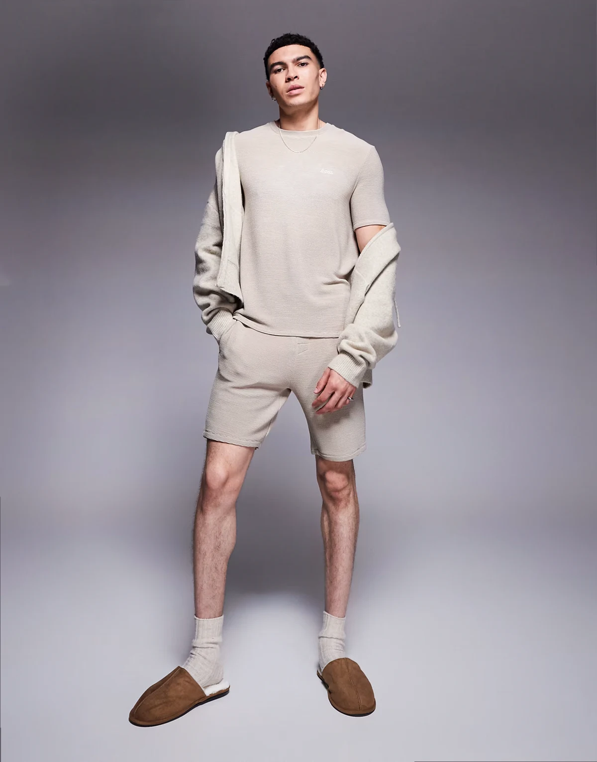 – Gerippte Shorts in Hellbeige mit Logo, Kombiteil