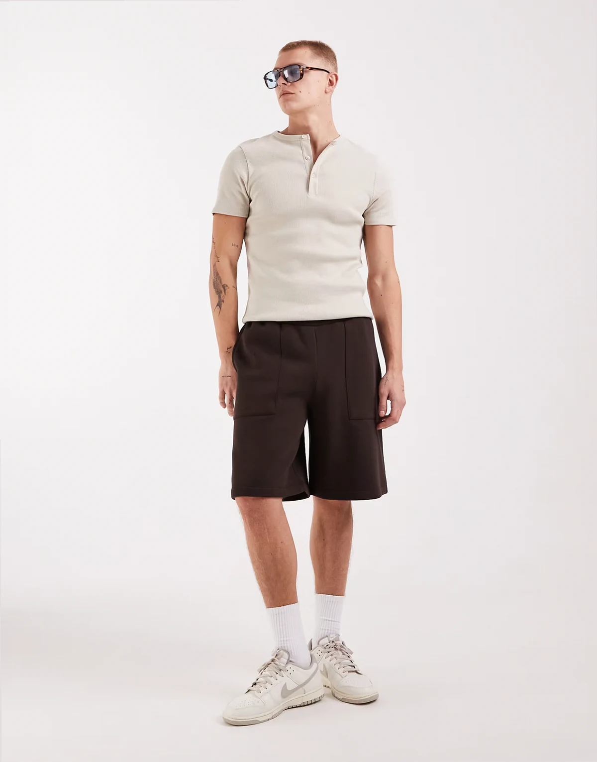 – Oversize-Shorts in Dunkelbraun mit Utility-Taschen
