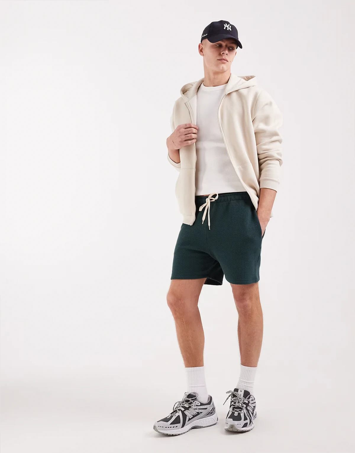 – Oversize-Shorts in Dunkelgrün mit Bubble-Fischgrätmuster