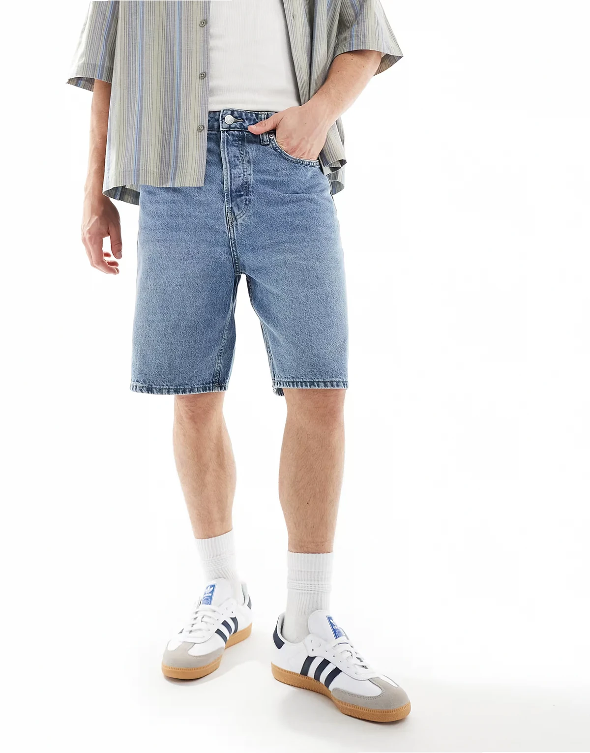 baggy denim shorts in light wash