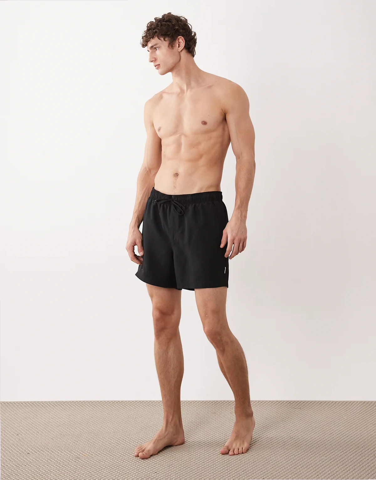 – Badeshorts in Schwarz