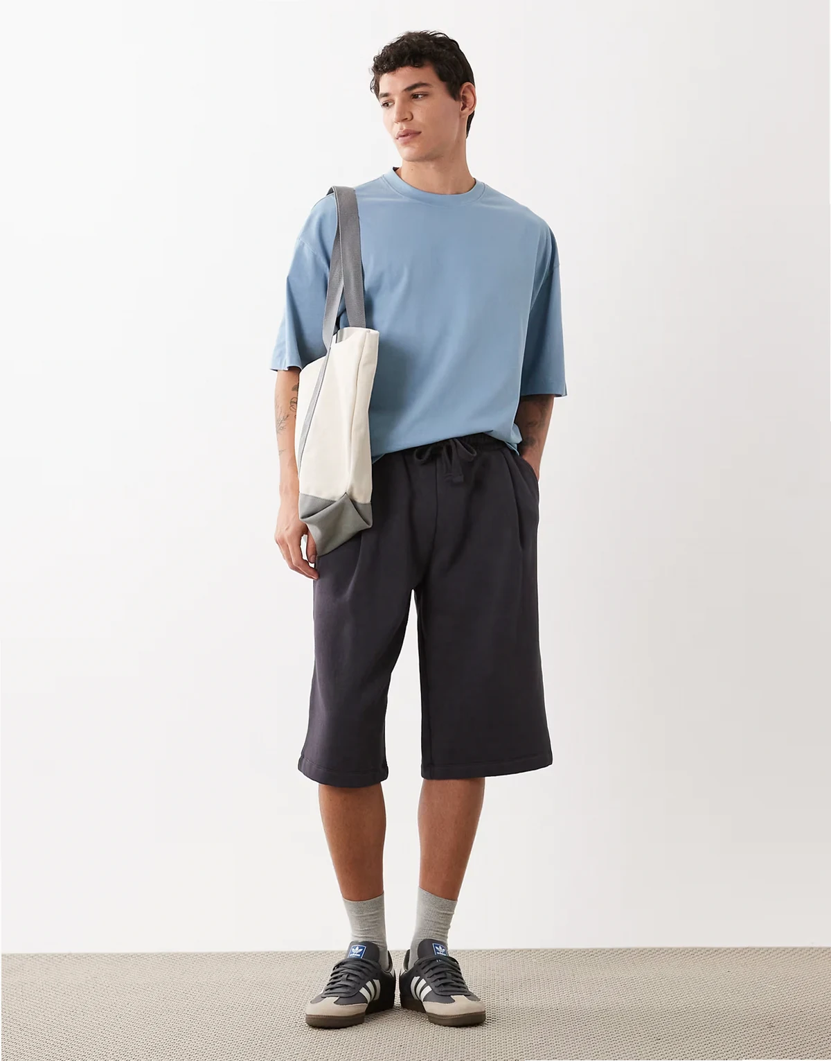 – Oversize-Jorts in verwaschenem Grau mit Bundfalten