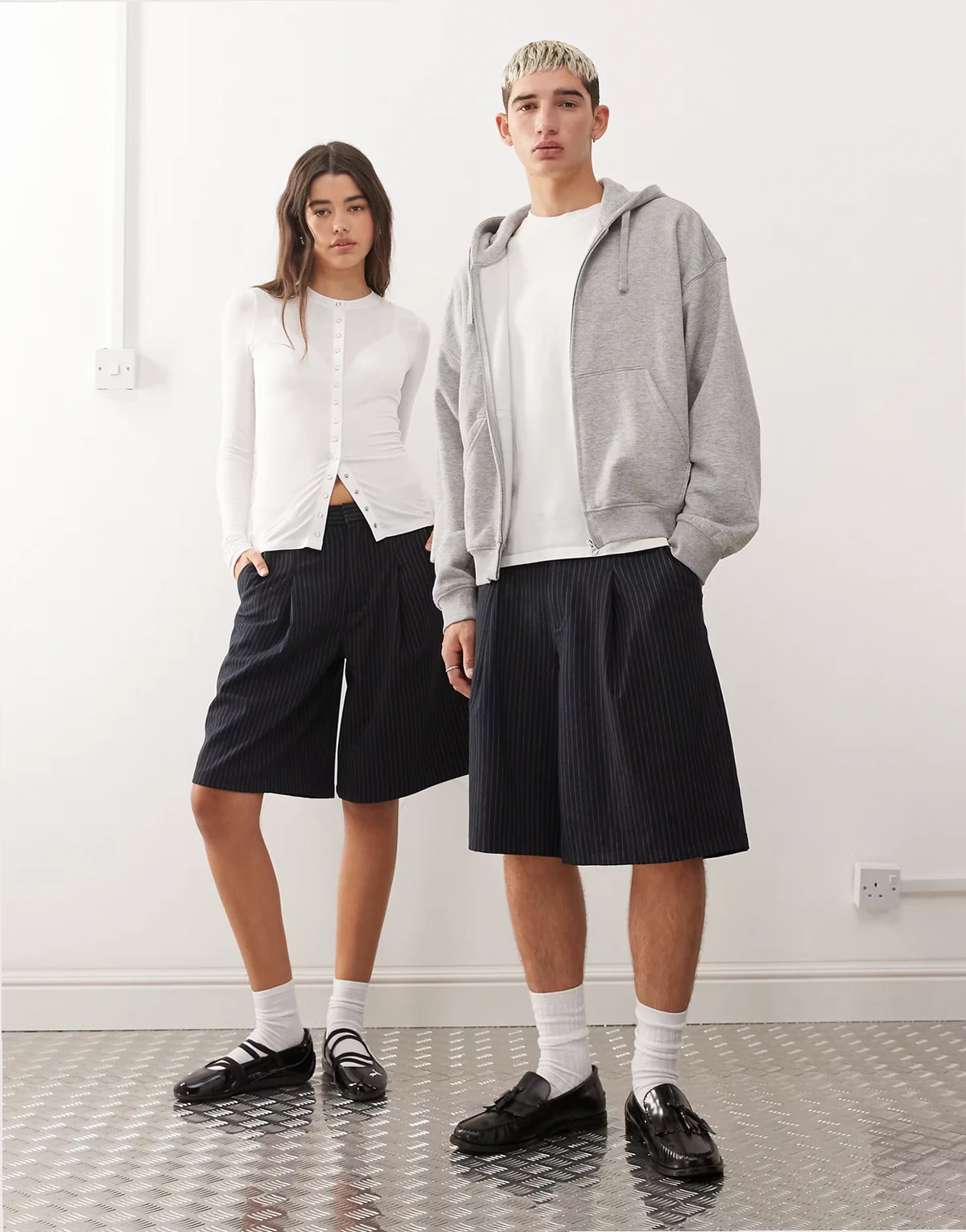 Unisex – Dopasowane szerokie szorty w prążki