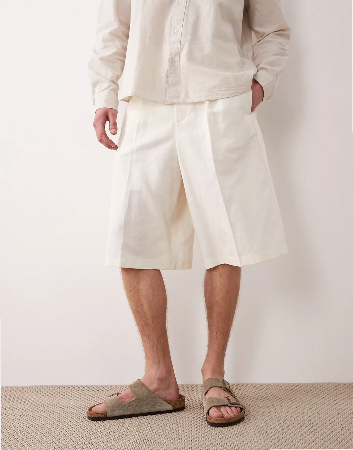 – Elegante Oversize-Bermudashorts in Weiß mit hohem Leinenanteil